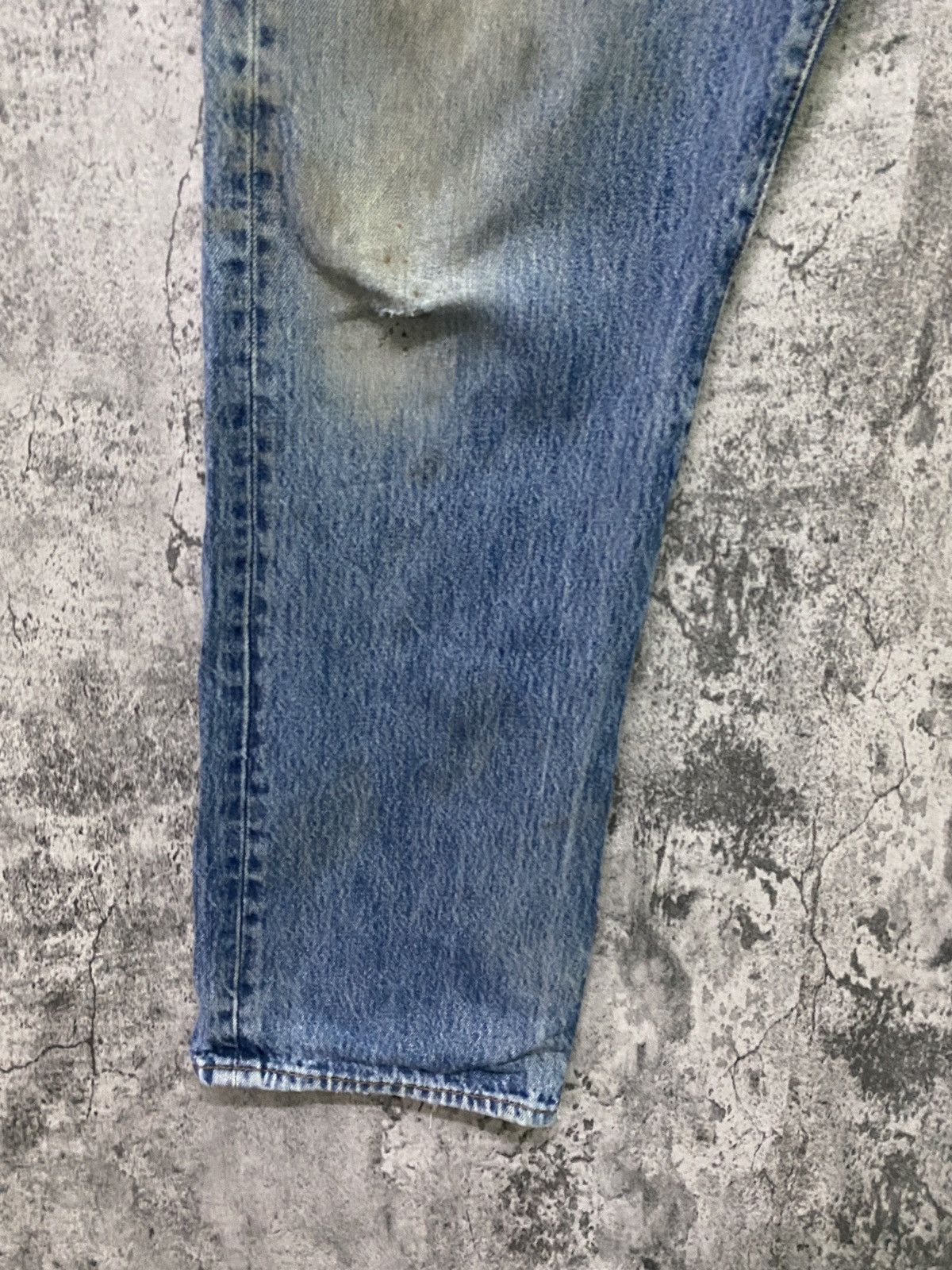 Levi's × Vintage Vintage Levi's 501 Dirty Blue Distressed Jean - L74 Size US 36 / EU 52 - 9 Thumbnail