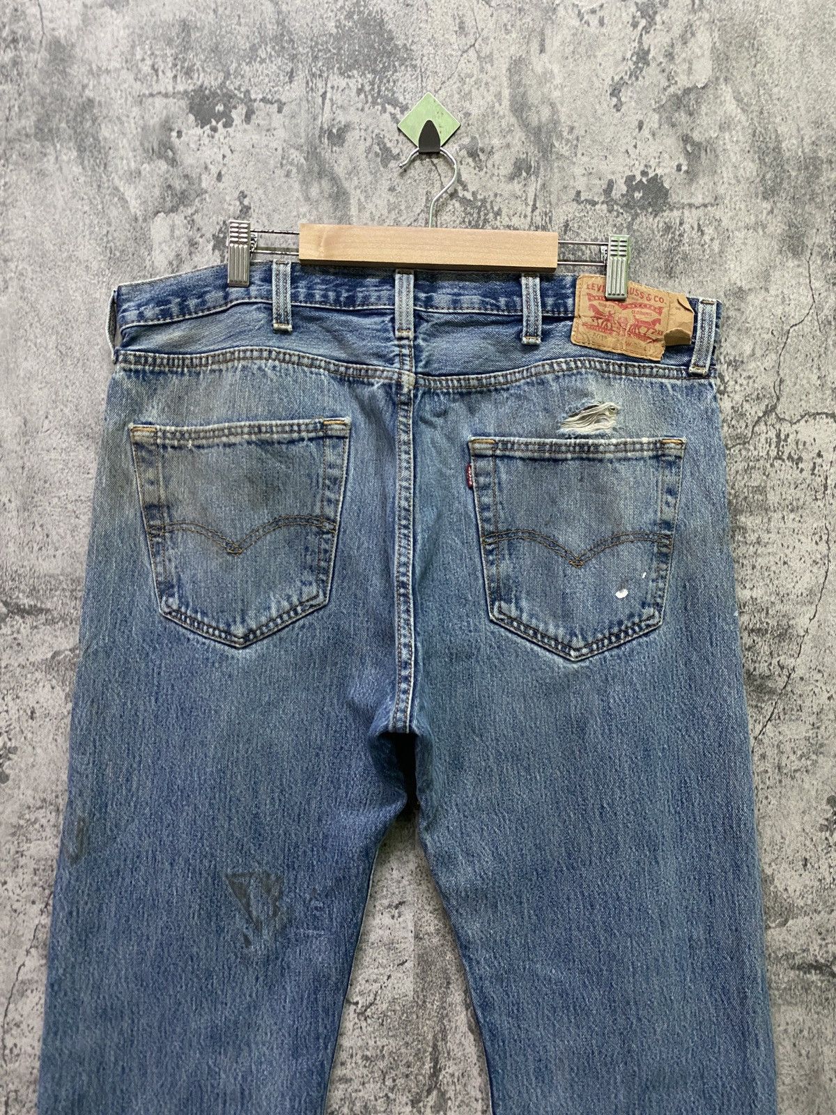 Levi's × Vintage Vintage Levi's 501 Dirty Blue Distressed Jean - L74 Size US 36 / EU 52 - 4 Thumbnail