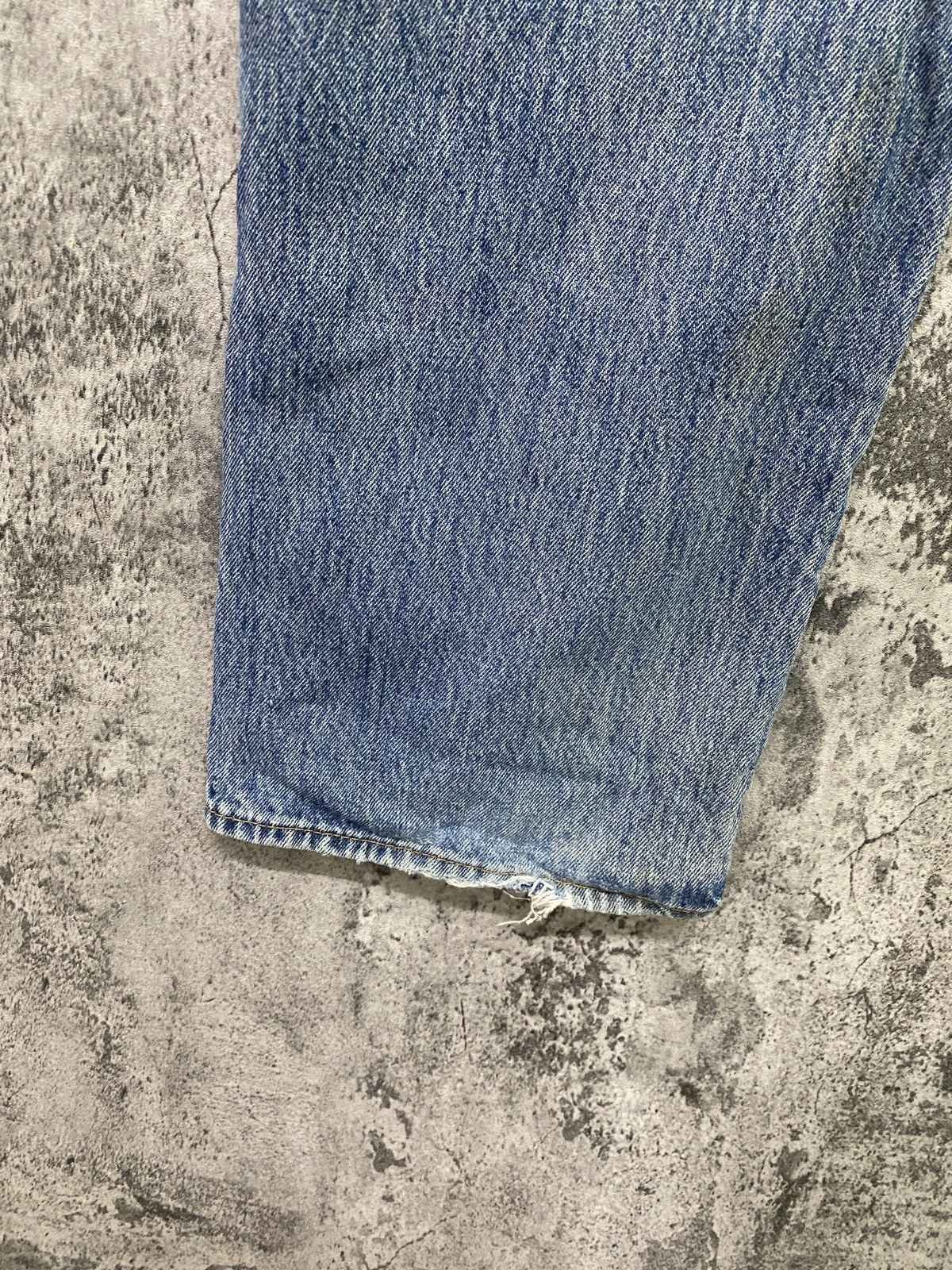 Levi's × Vintage Vintage Levi's 501 Dirty Blue Distressed Jean - L74 Size US 36 / EU 52 - 19 Thumbnail