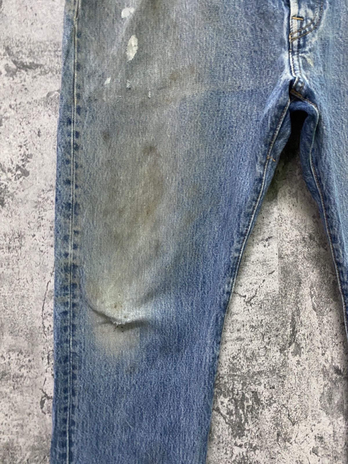 Levi's × Vintage Vintage Levi's 501 Dirty Blue Distressed Jean - L74 Size US 36 / EU 52 - 8 Thumbnail