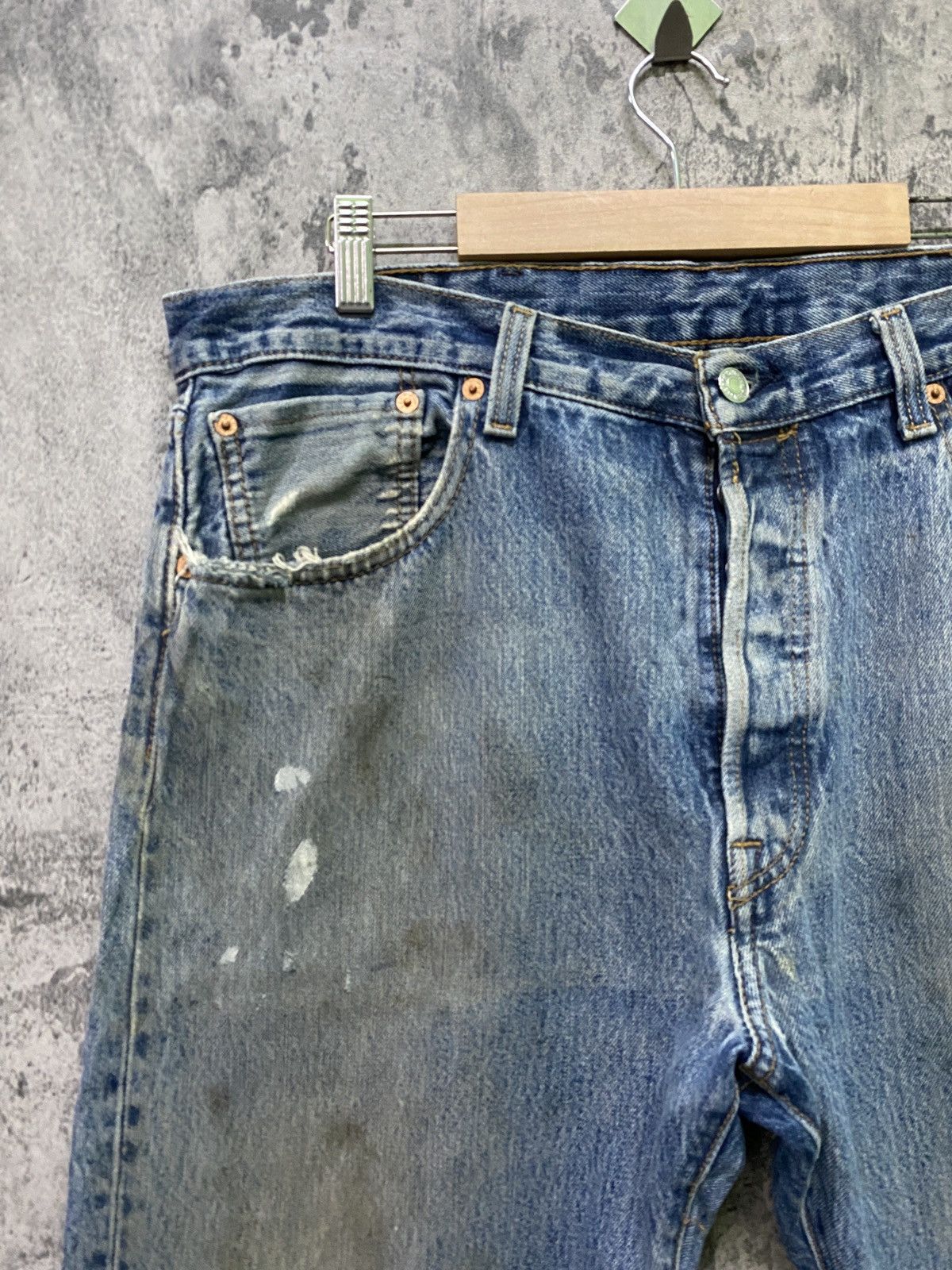 Levi's × Vintage Vintage Levi's 501 Dirty Blue Distressed Jean - L74 Size US 36 / EU 52 - 5 Thumbnail