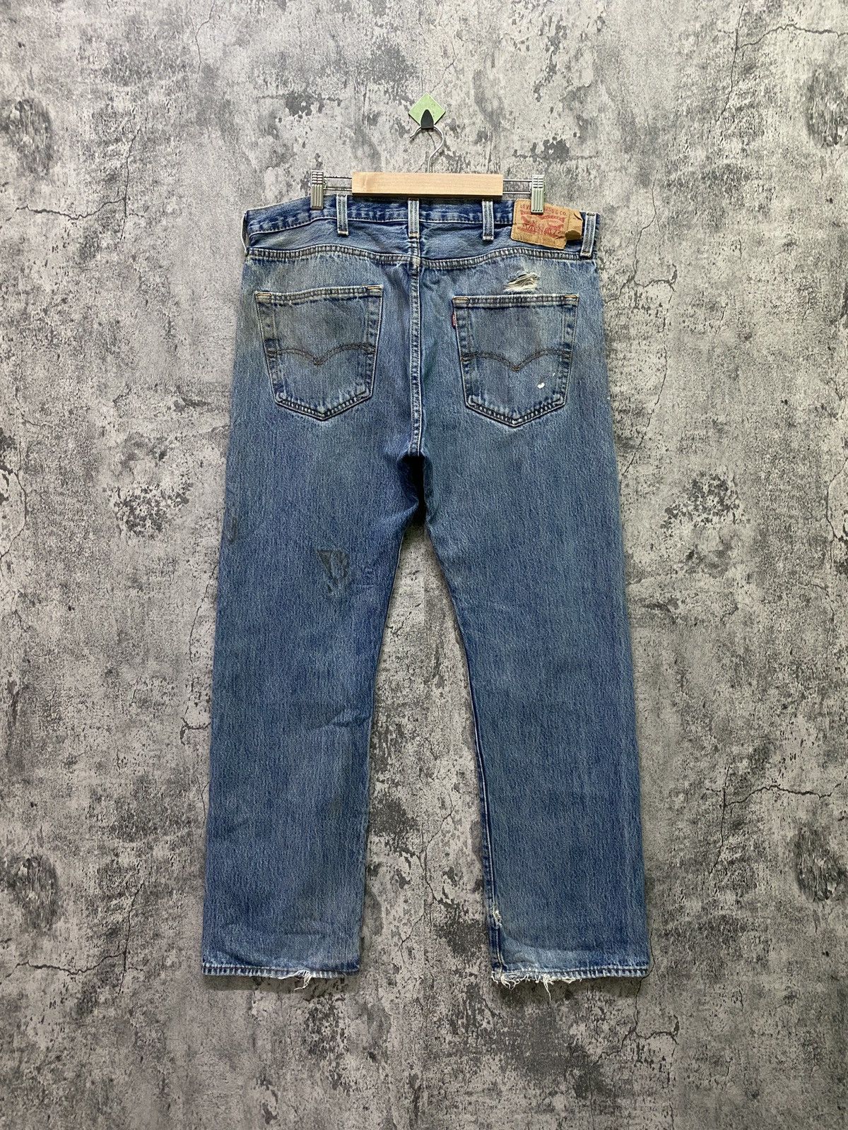 Levi's × Vintage Vintage Levi's 501 Dirty Blue Distressed Jean - L74 Size US 36 / EU 52 - 2 Thumbnail