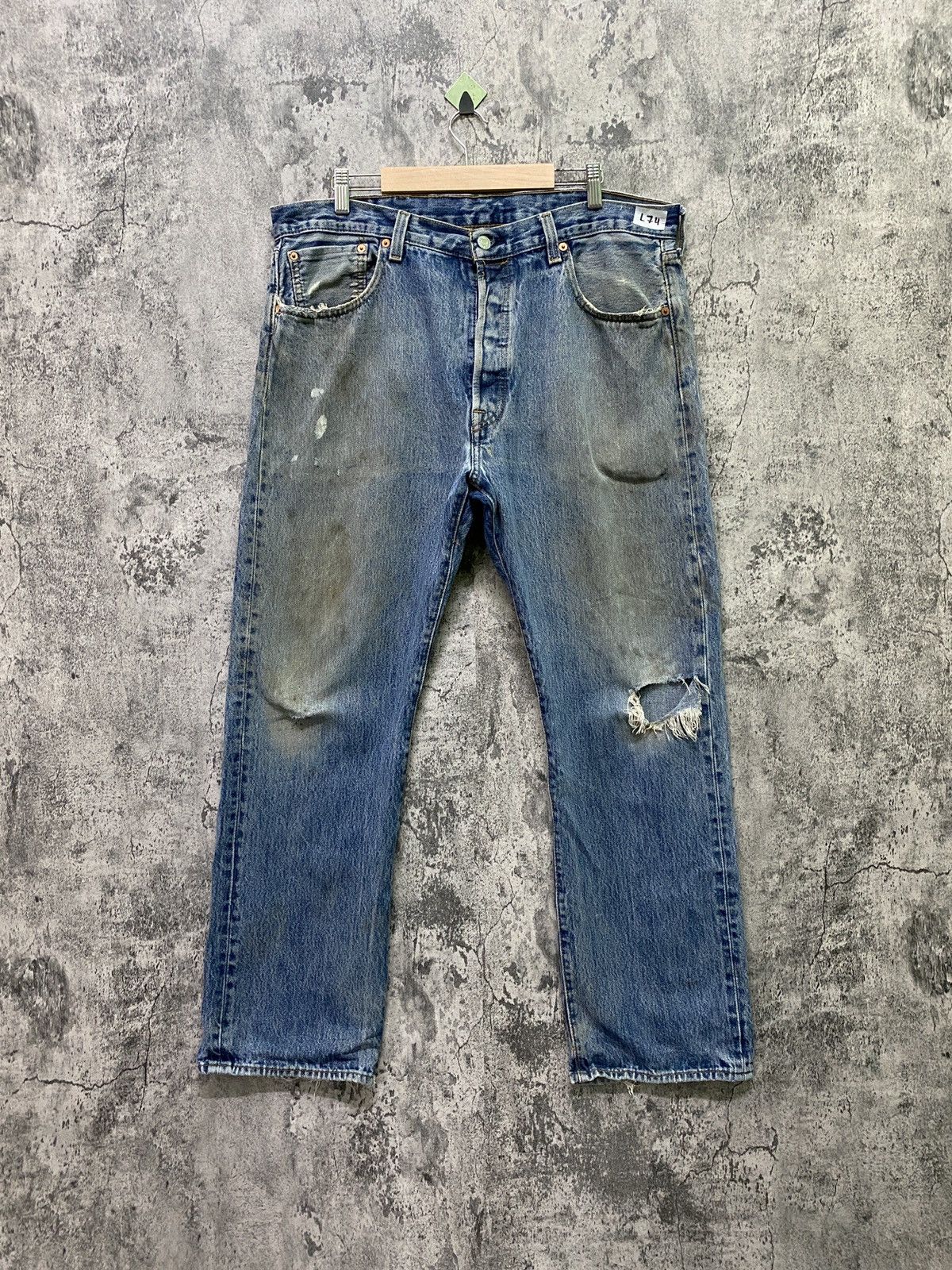 Levi's × Vintage Vintage Levi's 501 Dirty Blue Distressed Jean - L74 Size US 36 / EU 52 - 1 Thumbnail