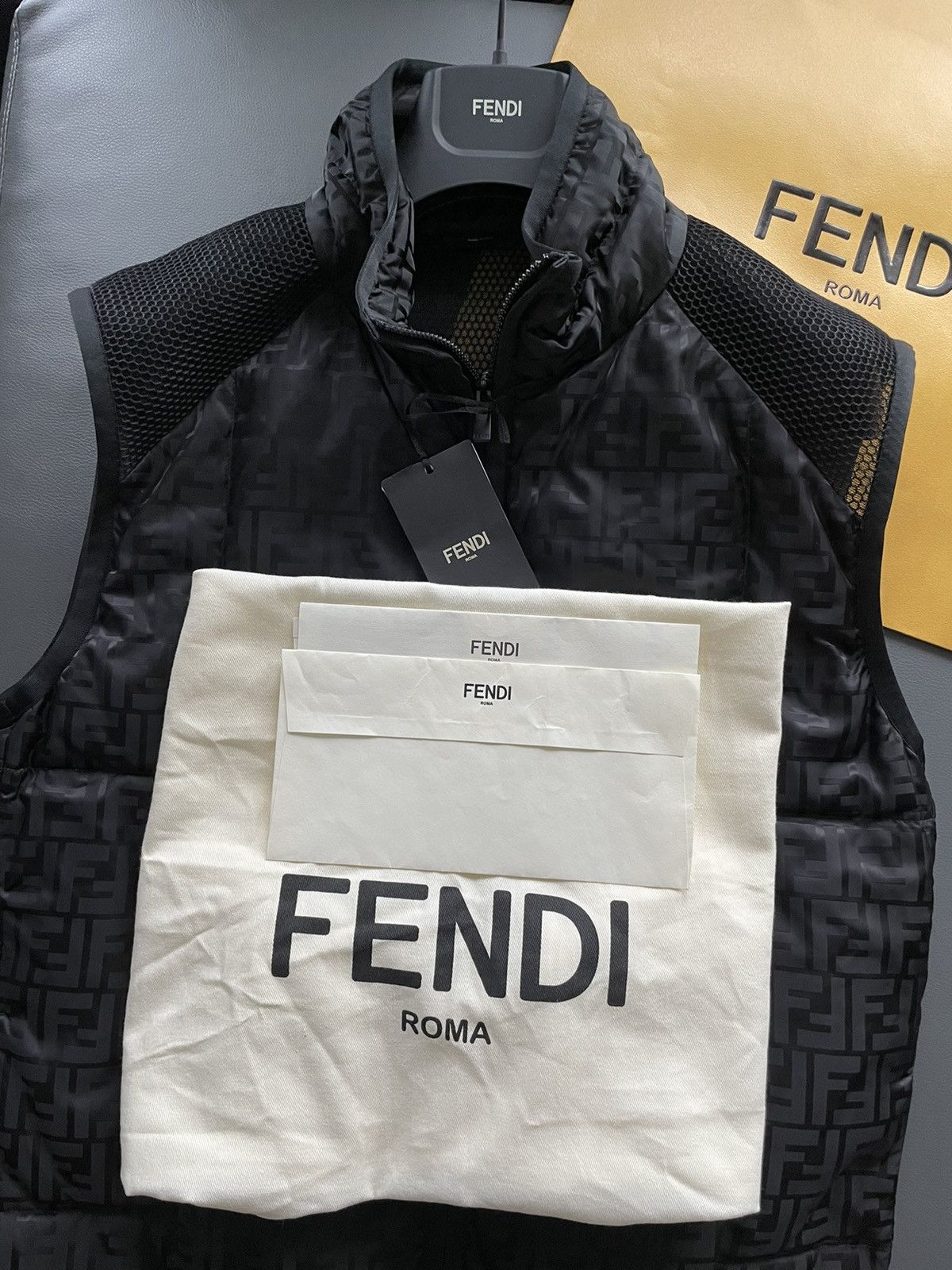 Fendi Fendi $2k Value Brand NEW Limited Edition FF Logo Vest Size US M / EU 48-50 / 2 - 3 Thumbnail