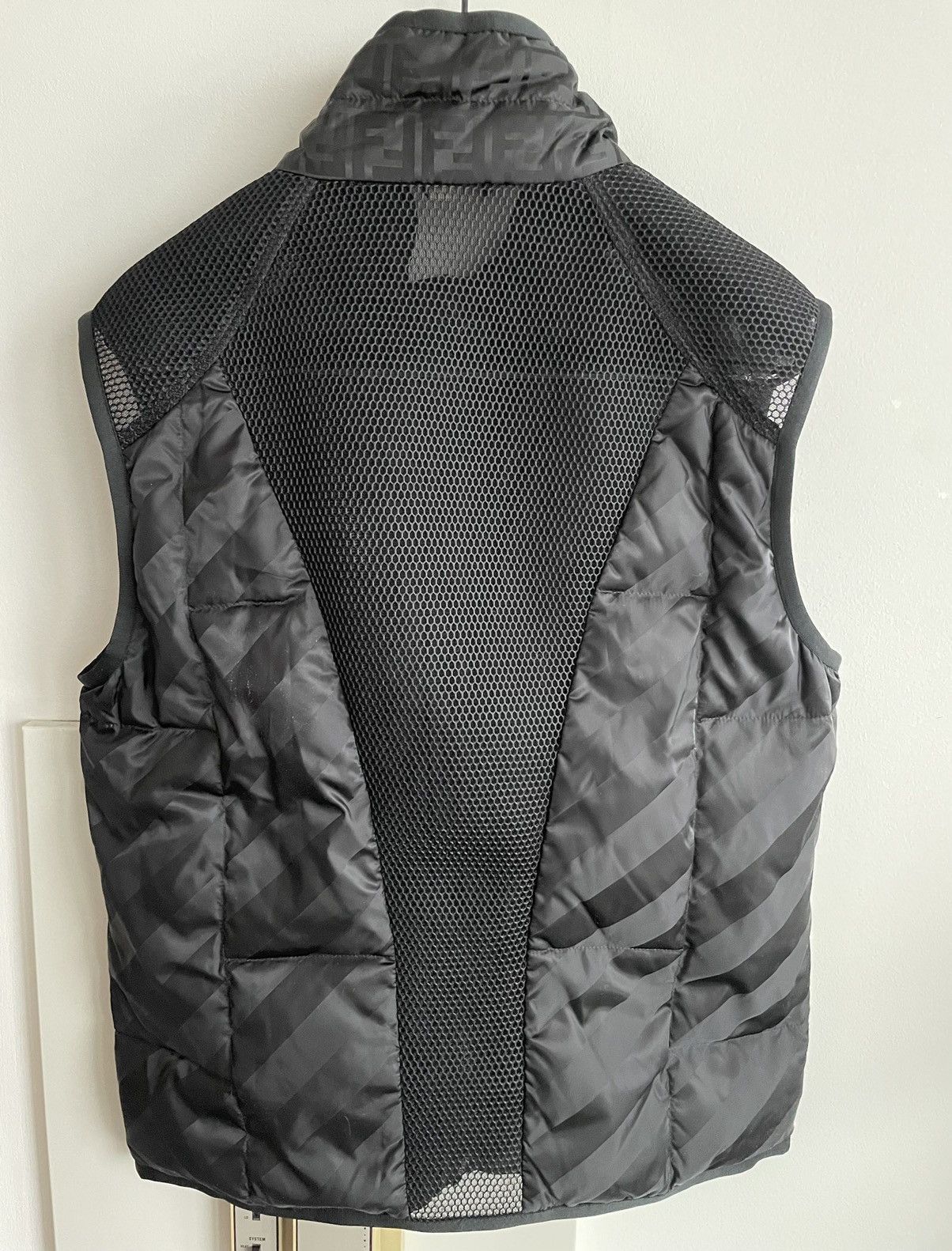 Fendi Fendi $2k Value Brand NEW Limited Edition FF Logo Vest Size US M / EU 48-50 / 2 - 21 Thumbnail