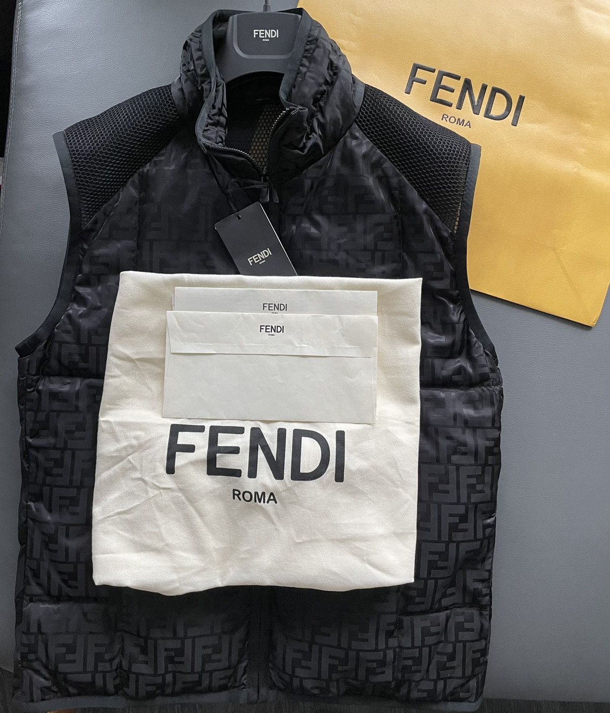 Fendi Fendi $2k Value Brand NEW Limited Edition FF Logo Vest Size US M / EU 48-50 / 2 - 1 Thumbnail