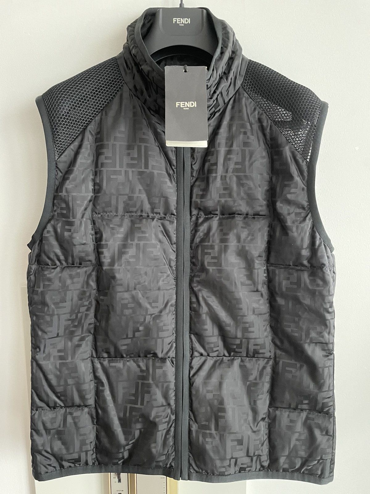 Fendi Fendi $2k Value Brand NEW Limited Edition FF Logo Vest Size US M / EU 48-50 / 2 - 2 Thumbnail