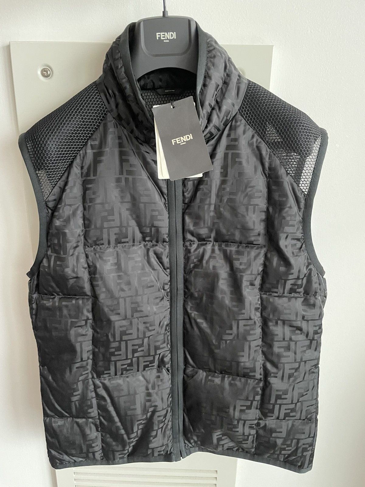 Fendi Fendi $2k Value Brand NEW Limited Edition FF Logo Vest Size US M / EU 48-50 / 2 - 16 Thumbnail