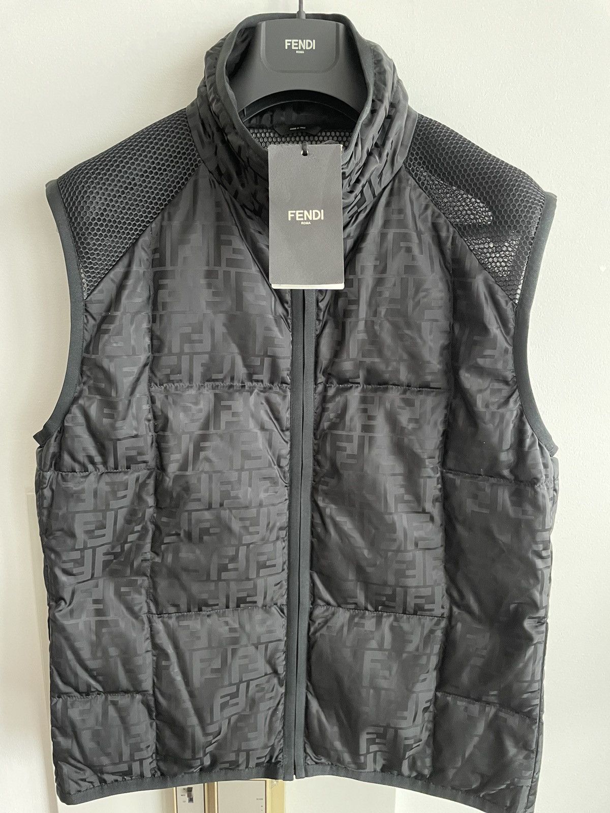 Fendi Fendi $2k Value Brand NEW Limited Edition FF Logo Vest Size US M / EU 48-50 / 2 - 15 Thumbnail