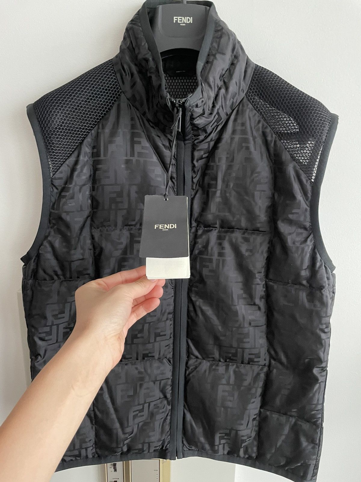 Fendi Fendi $2k Value Brand NEW Limited Edition FF Logo Vest Size US M / EU 48-50 / 2 - 14 Thumbnail