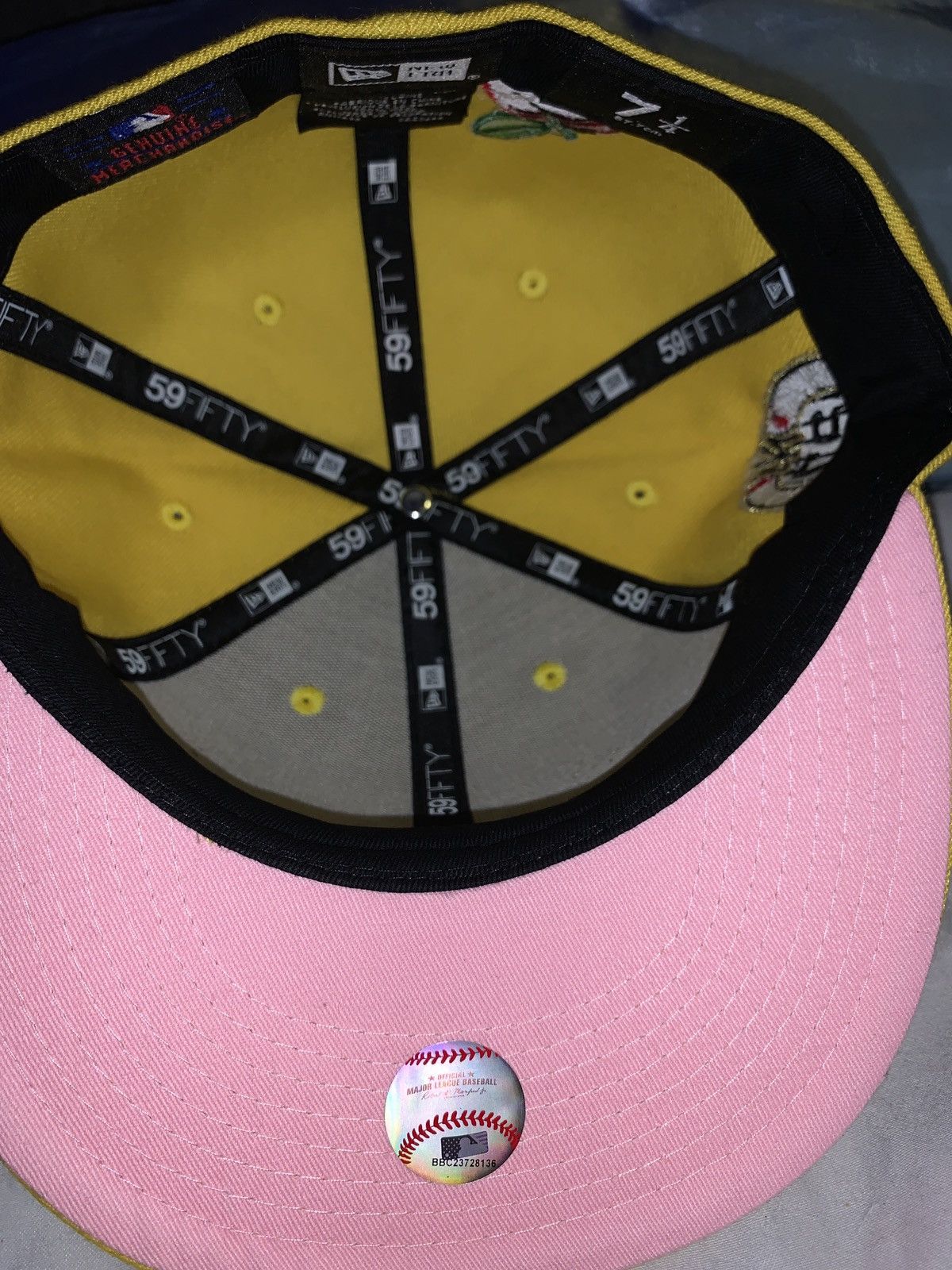 Hat Club Pink brim Yellow Yankees Fitted w/ statue & apple size 7 1/4 Size ONE SIZE - 4 Thumbnail