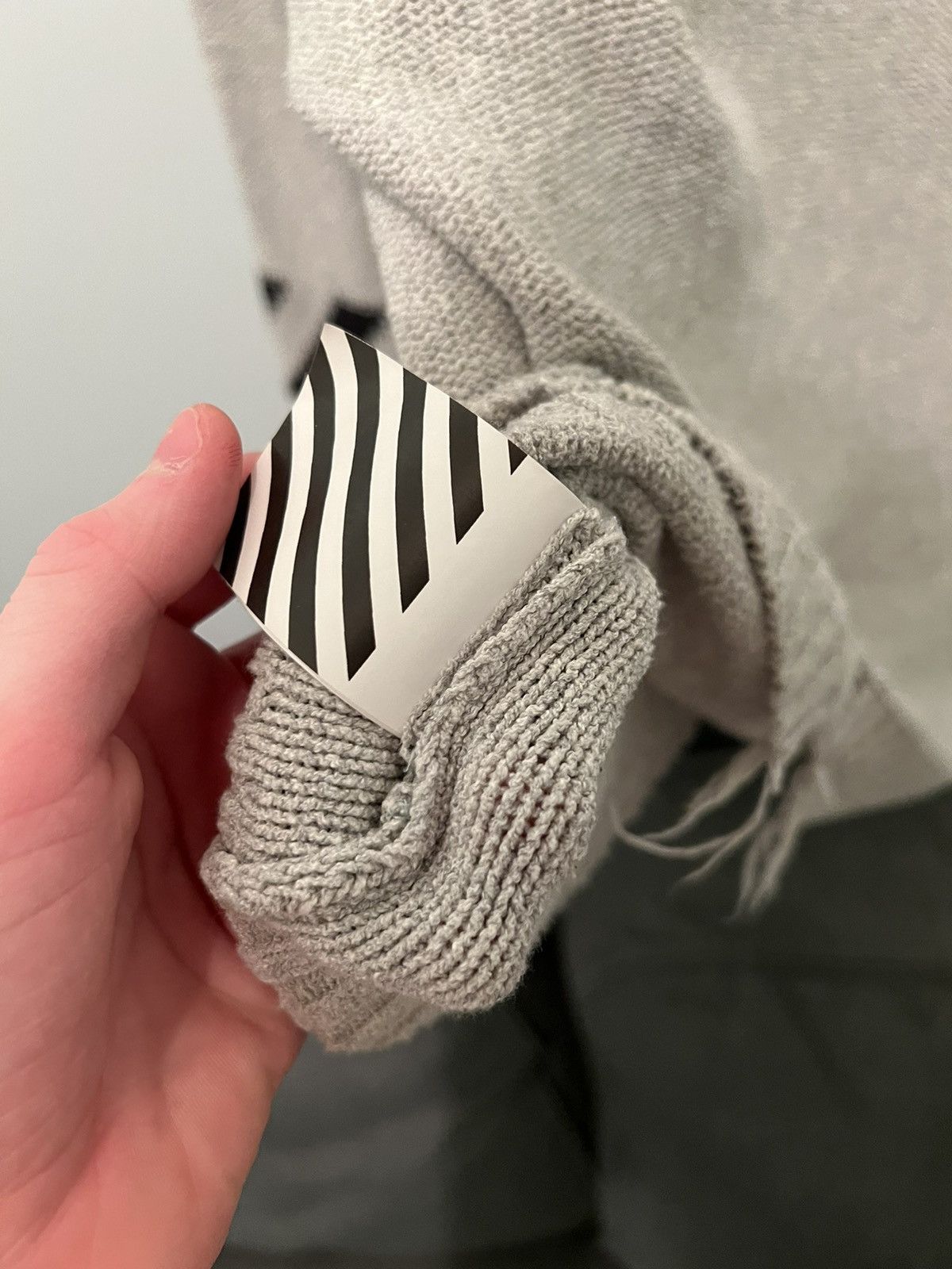 Off-White Want gone heavily distressed off white crewneck Size US M / EU 48-50 / 2 - 3 Thumbnail