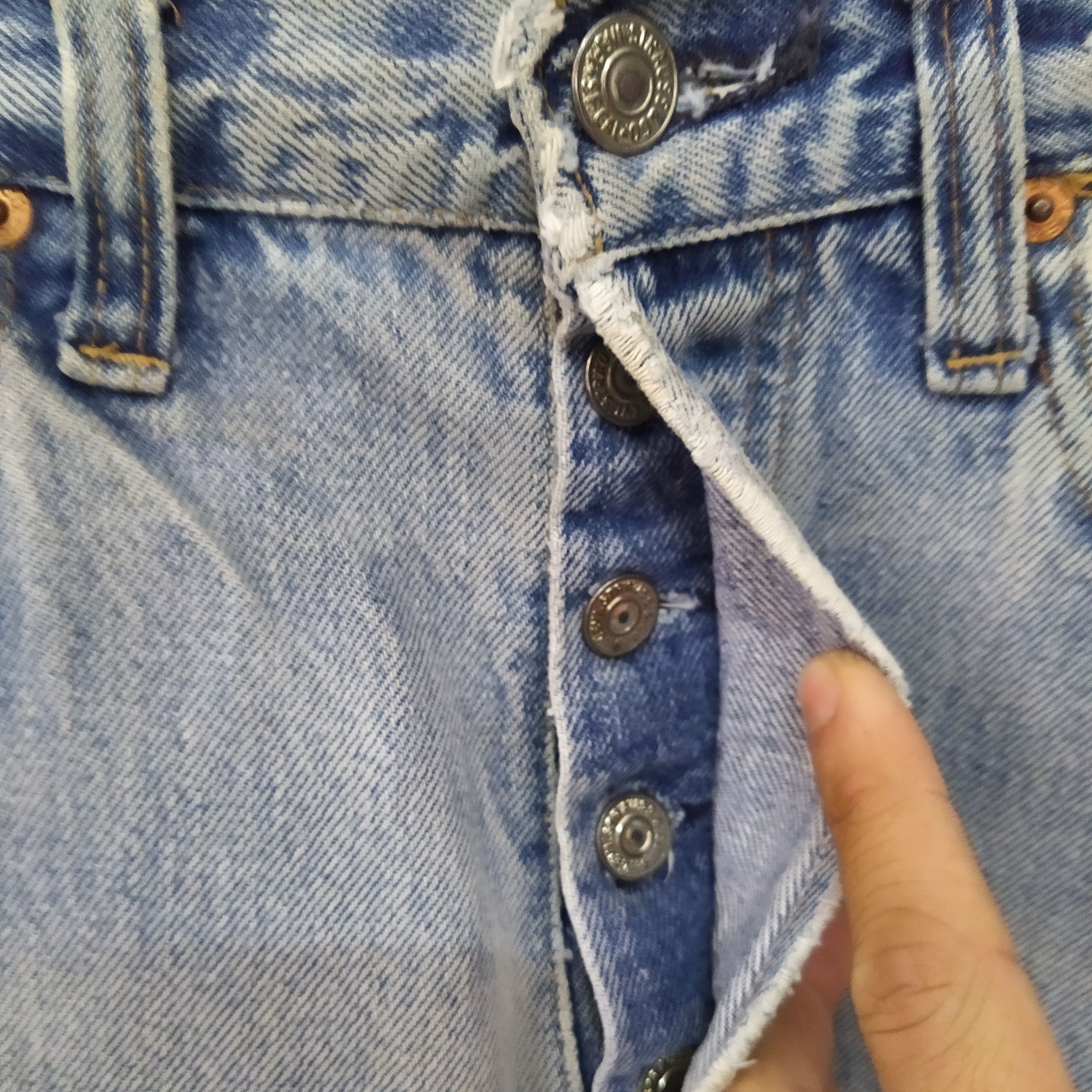 Levi's × Vintage 80s LEVIS 501 SELVEDGE DENIM DISTRESSED #6 COBAIN (D435) Size US 29 - 7 Thumbnail