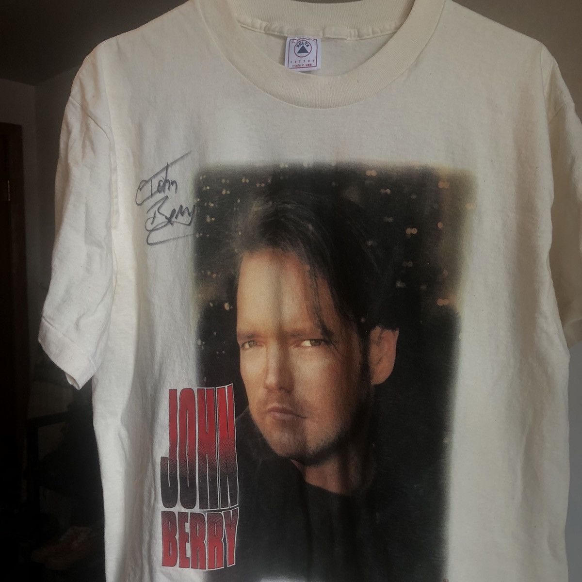 Band Tees Vintage John Berry Standing on the Edge Country Signed Tee Size US L / EU 52-54 / 3 - 10 Thumbnail