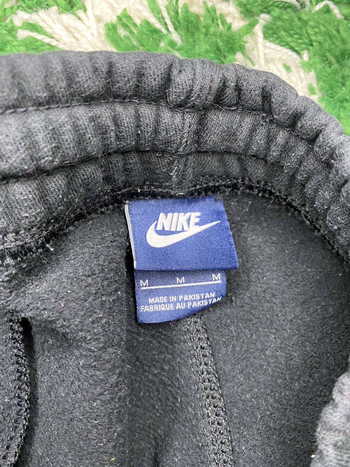 Nike Vintage Nike Sweatpants Size US 32 / EU 48 - 2 Thumbnail