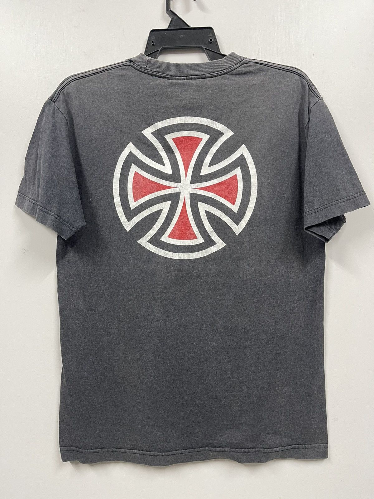 Girl Skateboards × Independent Truck Co. × Vintage Vintage Independent Skateboard Big Logo Faded Tee Size US M / EU 48-50 / 2 - 1 Thumbnail
