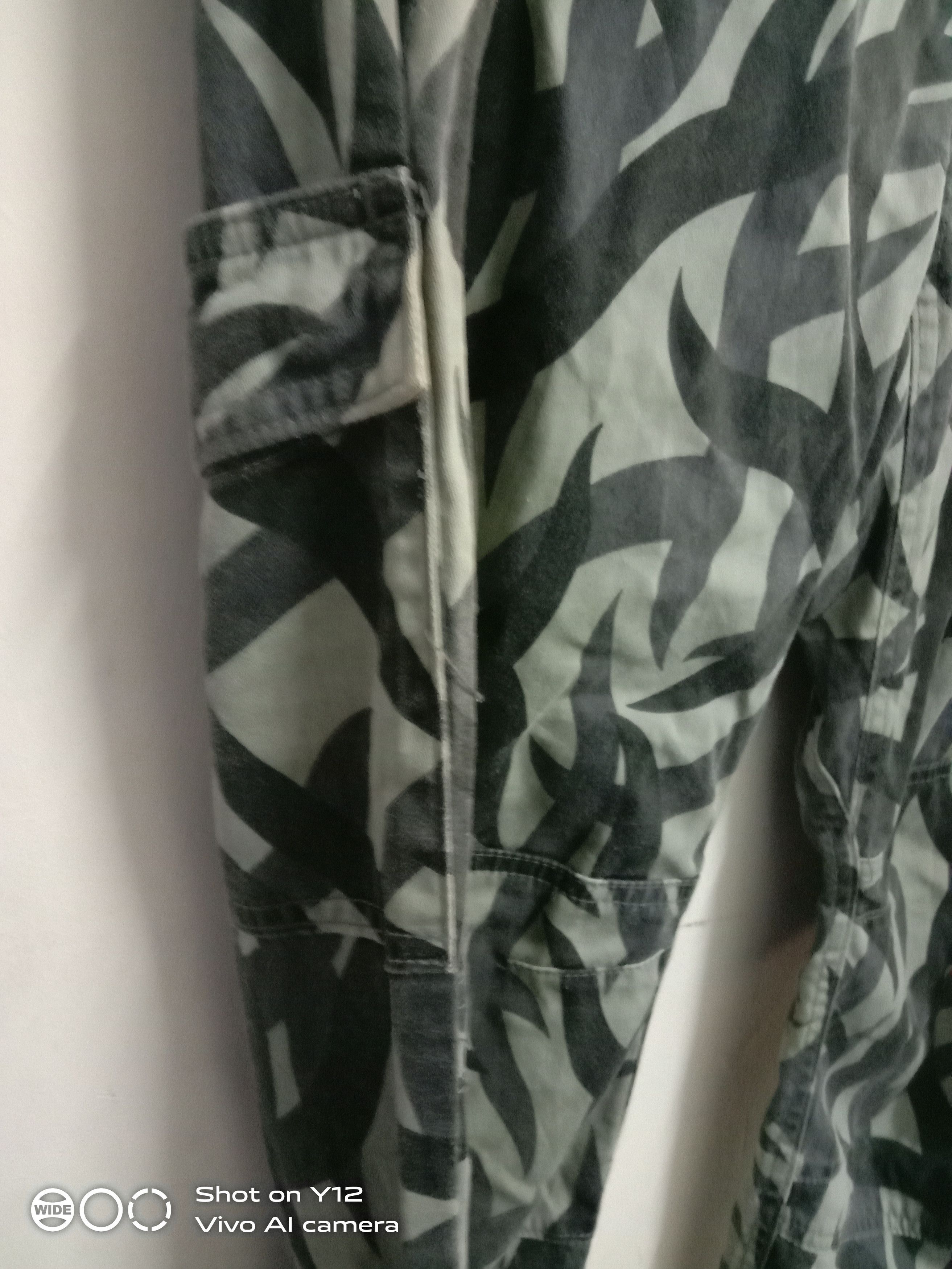 Japanese Brand Japanese brand x streetwear slapshot cargo pants Size US 30 / EU 46 - 10 Thumbnail