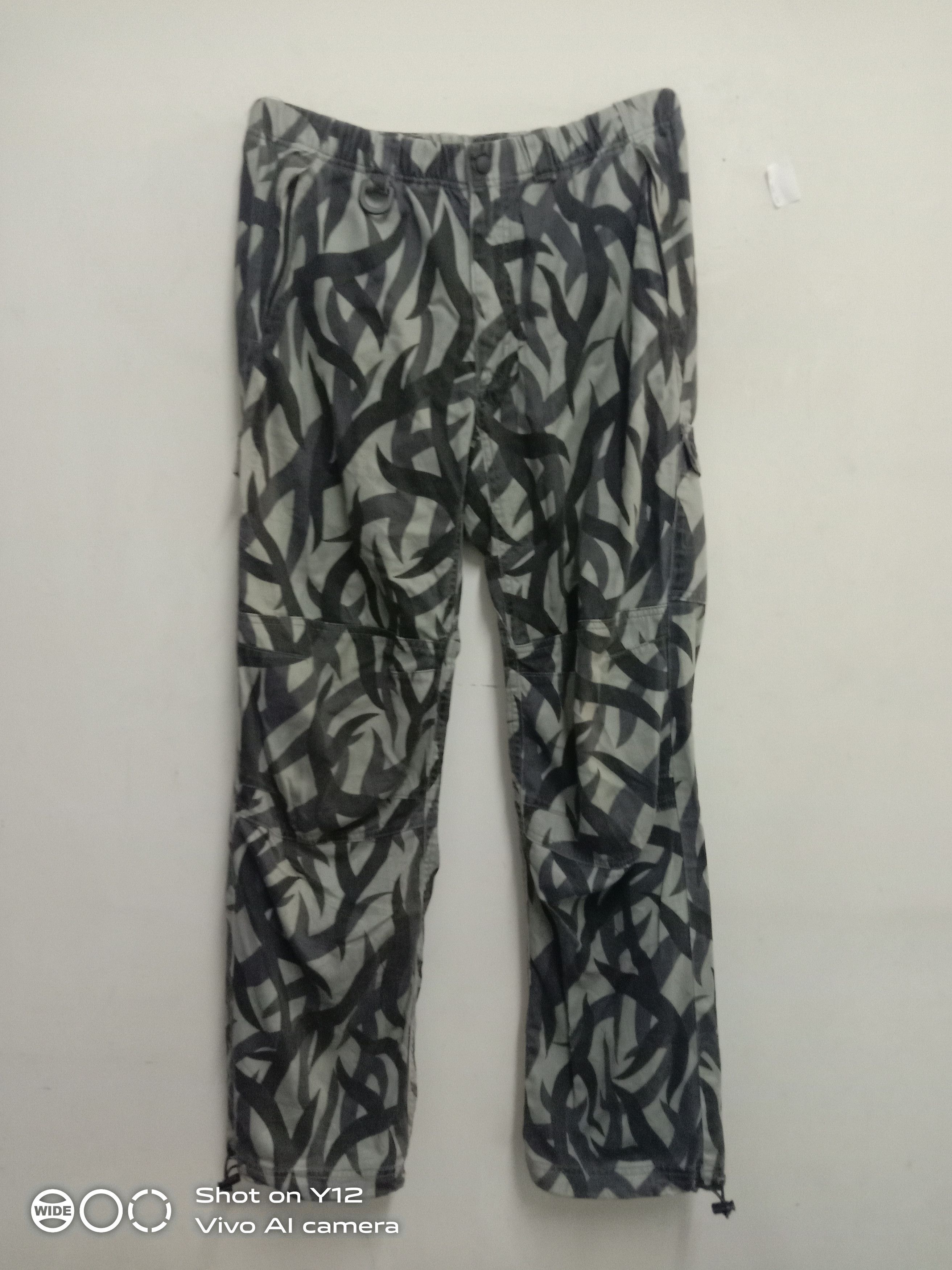 Japanese Brand Japanese brand x streetwear slapshot cargo pants Size US 30 / EU 46 - 2 Thumbnail