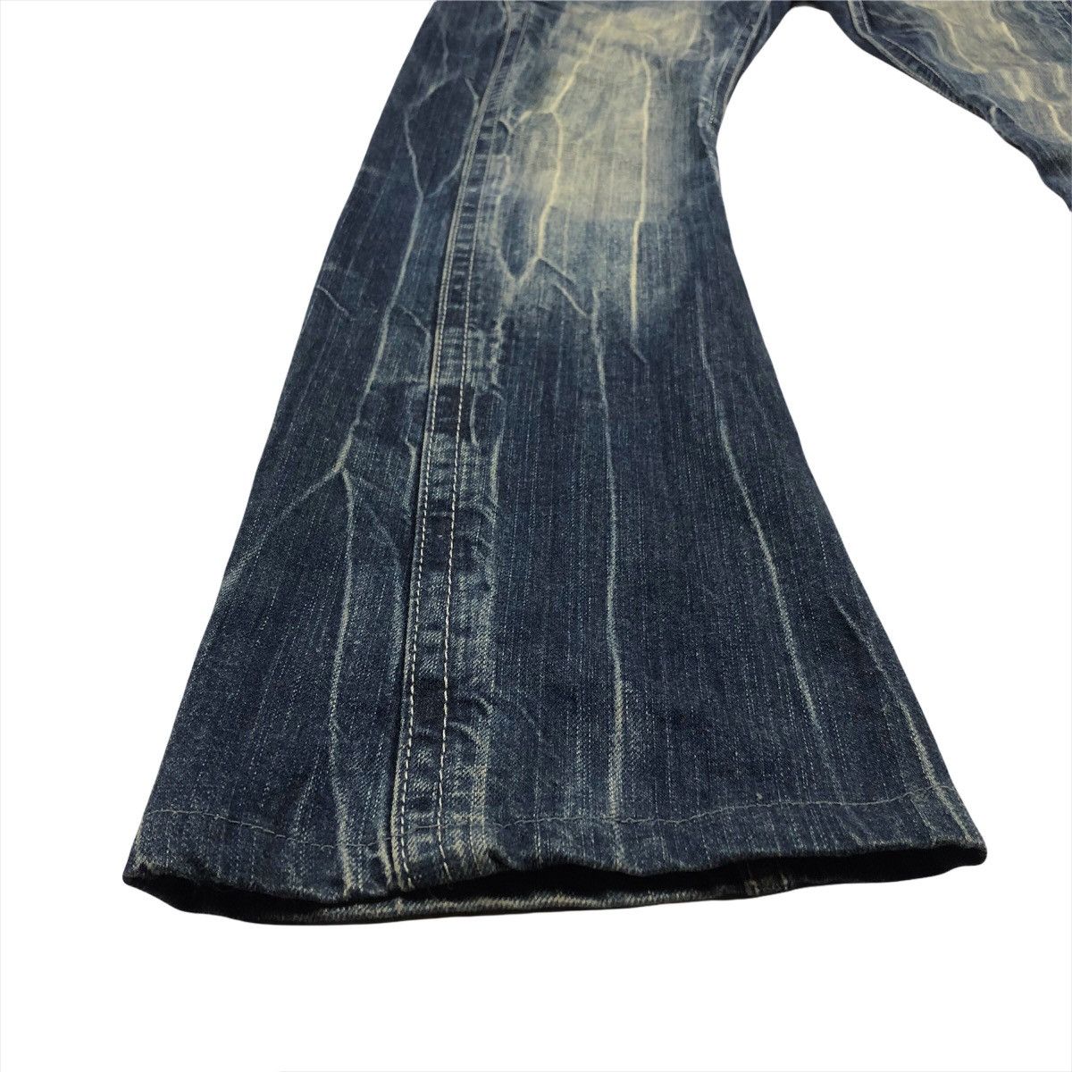 Japanese Brand Semantic Design 🇯🇵 Crazy Washed Flare Denim Size US 32 / EU 48 - 4 Thumbnail