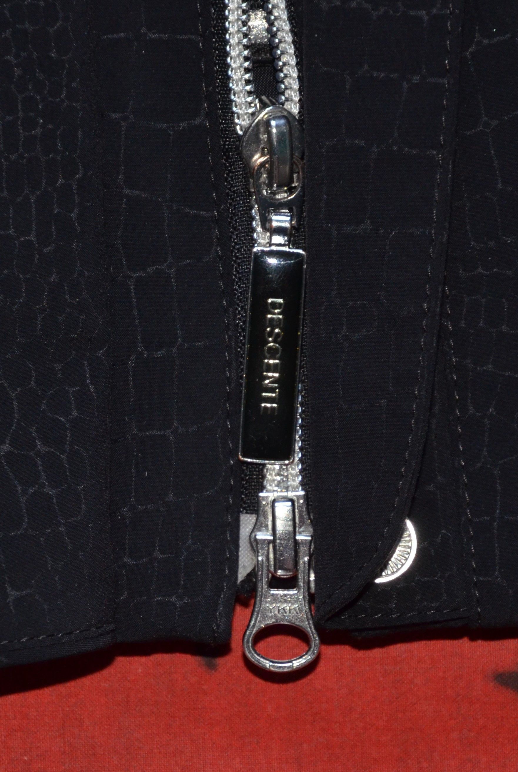 Descente Descente Crock Black Crocodile Women SkiJacket Sport Winter Size S / US 4 / IT 40 - 7 Thumbnail