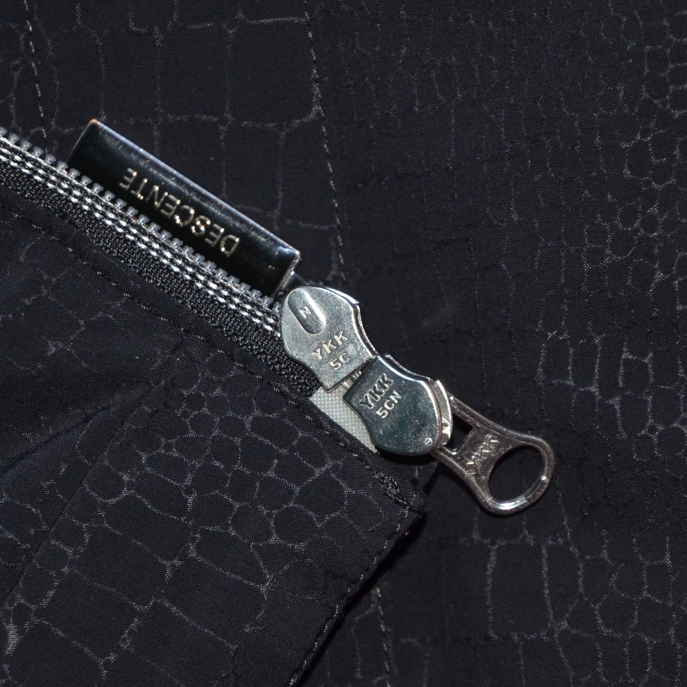 Descente Descente Crock Black Crocodile Women SkiJacket Sport Winter Size S / US 4 / IT 40 - 8 Thumbnail