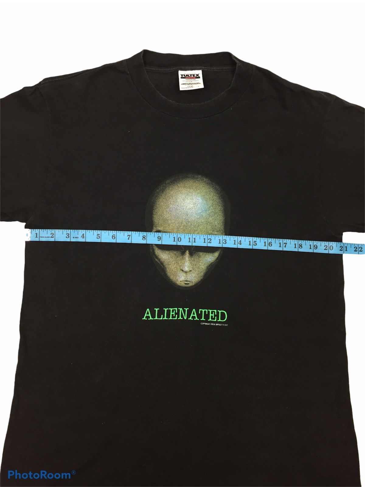 Vintage Vintage 1995 Alienated Movie T-Shirt Size US L / EU 52-54 / 3 - 9 Thumbnail