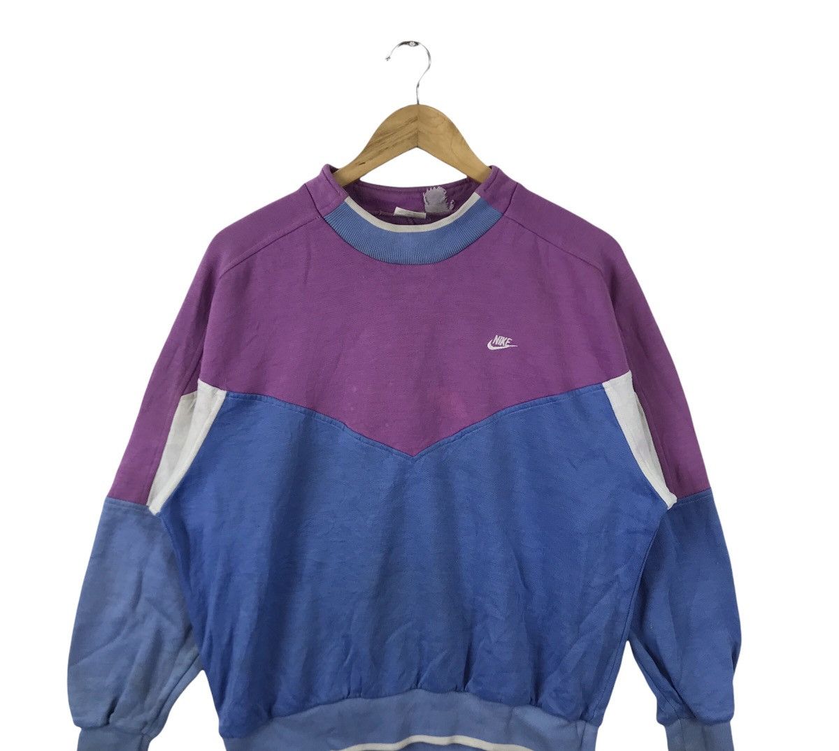 Nike Vintage Nike Swoosh Sportswear Essential Crewneck Sweatshirt Size US M / EU 48-50 / 2 - 2 Thumbnail