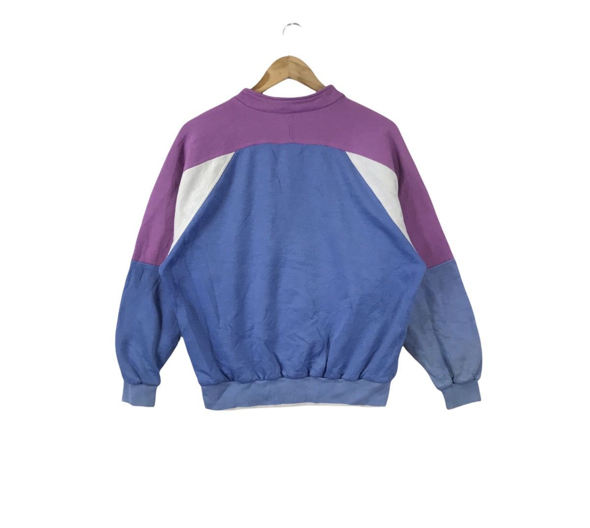 Nike Vintage Nike Swoosh Sportswear Essential Crewneck Sweatshirt Size US M / EU 48-50 / 2 - 3 Thumbnail