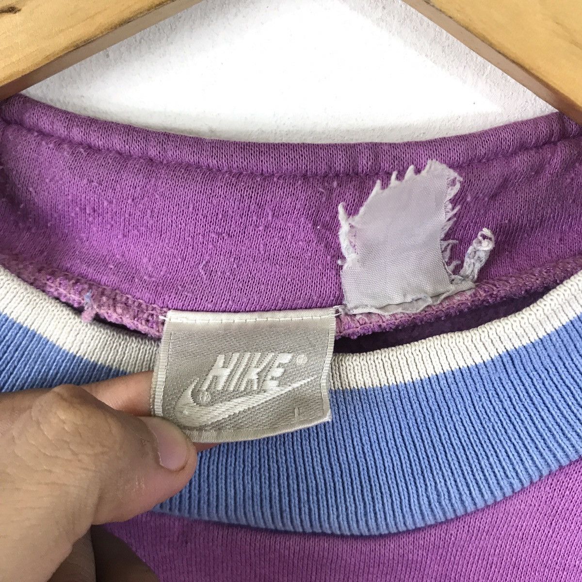 Nike Vintage Nike Swoosh Sportswear Essential Crewneck Sweatshirt Size US M / EU 48-50 / 2 - 4 Thumbnail