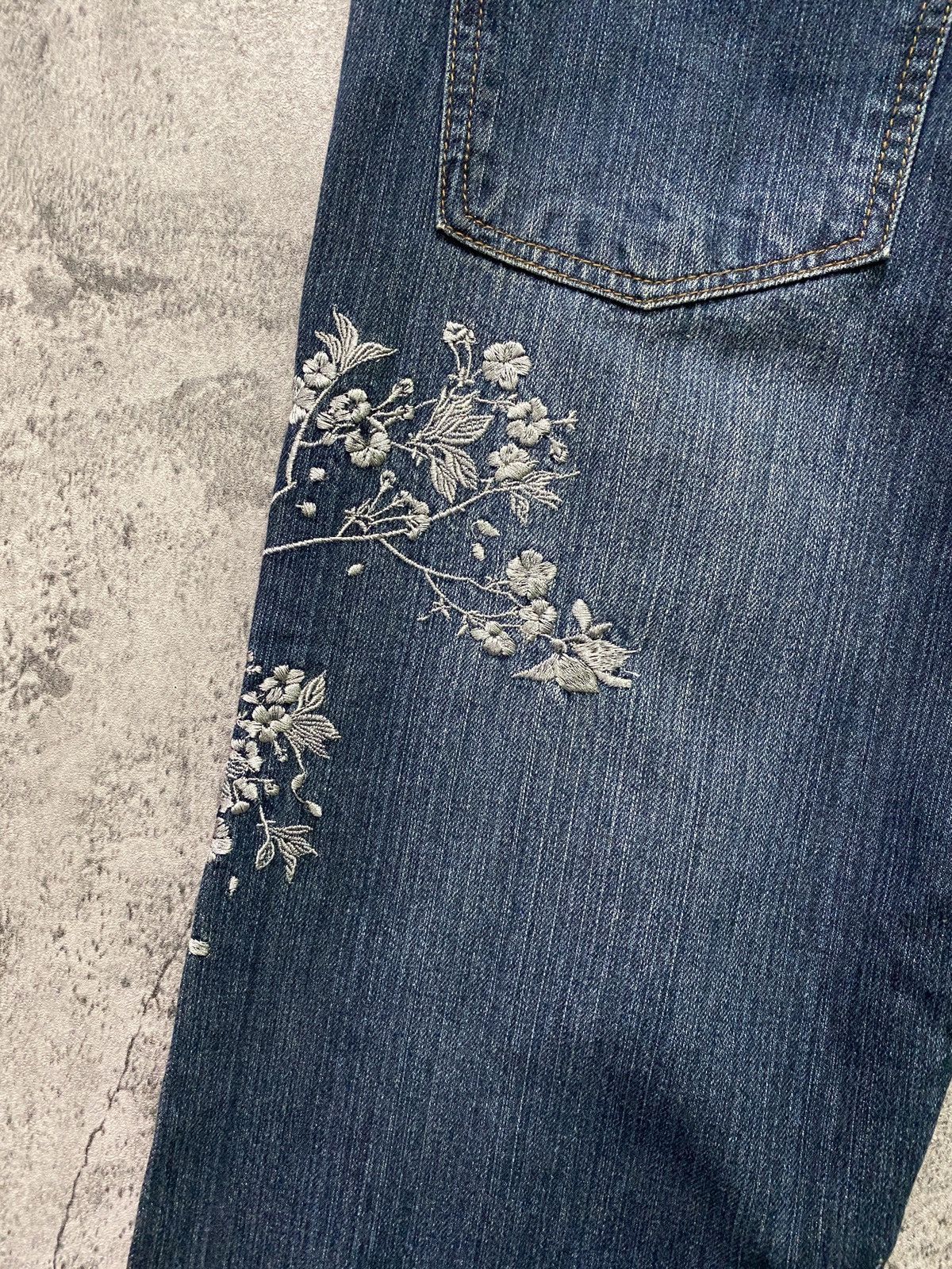 Designer × Japanese Brand Japanese Floral motif Embroidered Denim Size US 31 - 18 Thumbnail