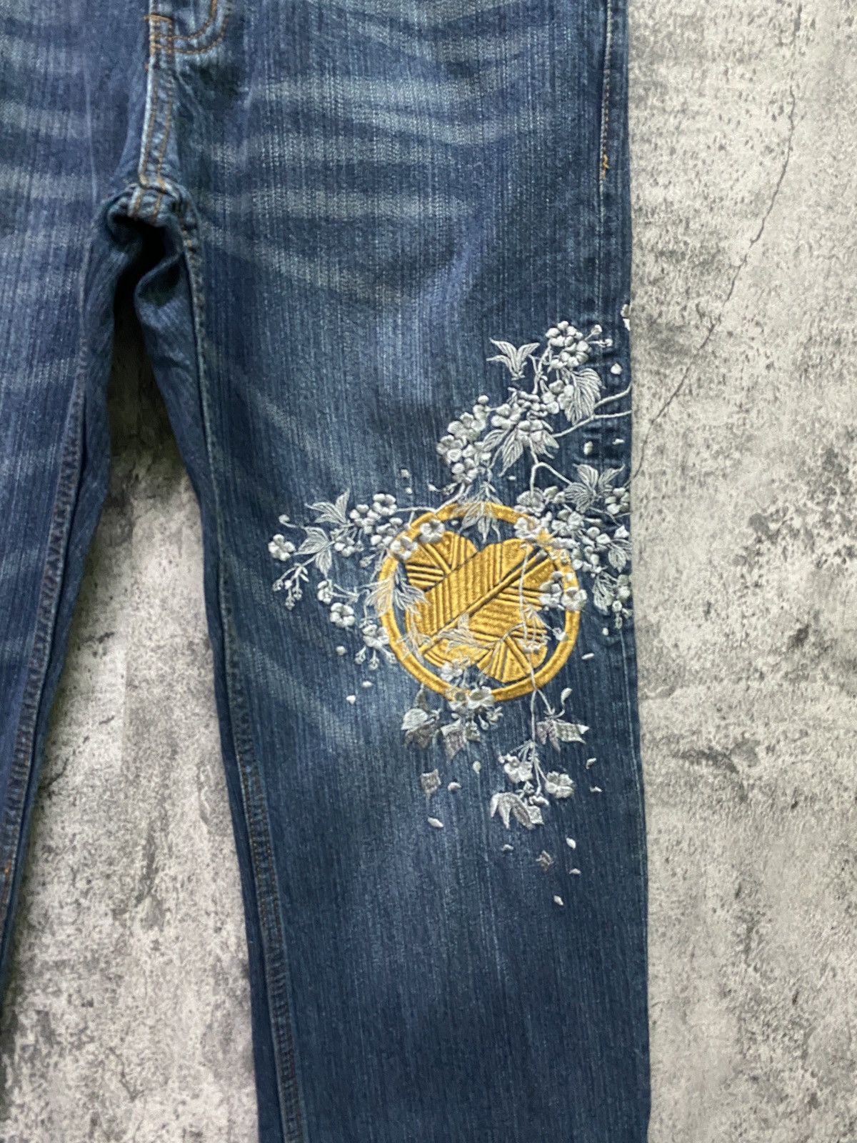 Designer × Japanese Brand Japanese Floral motif Embroidered Denim Size US 31 - 6 Thumbnail