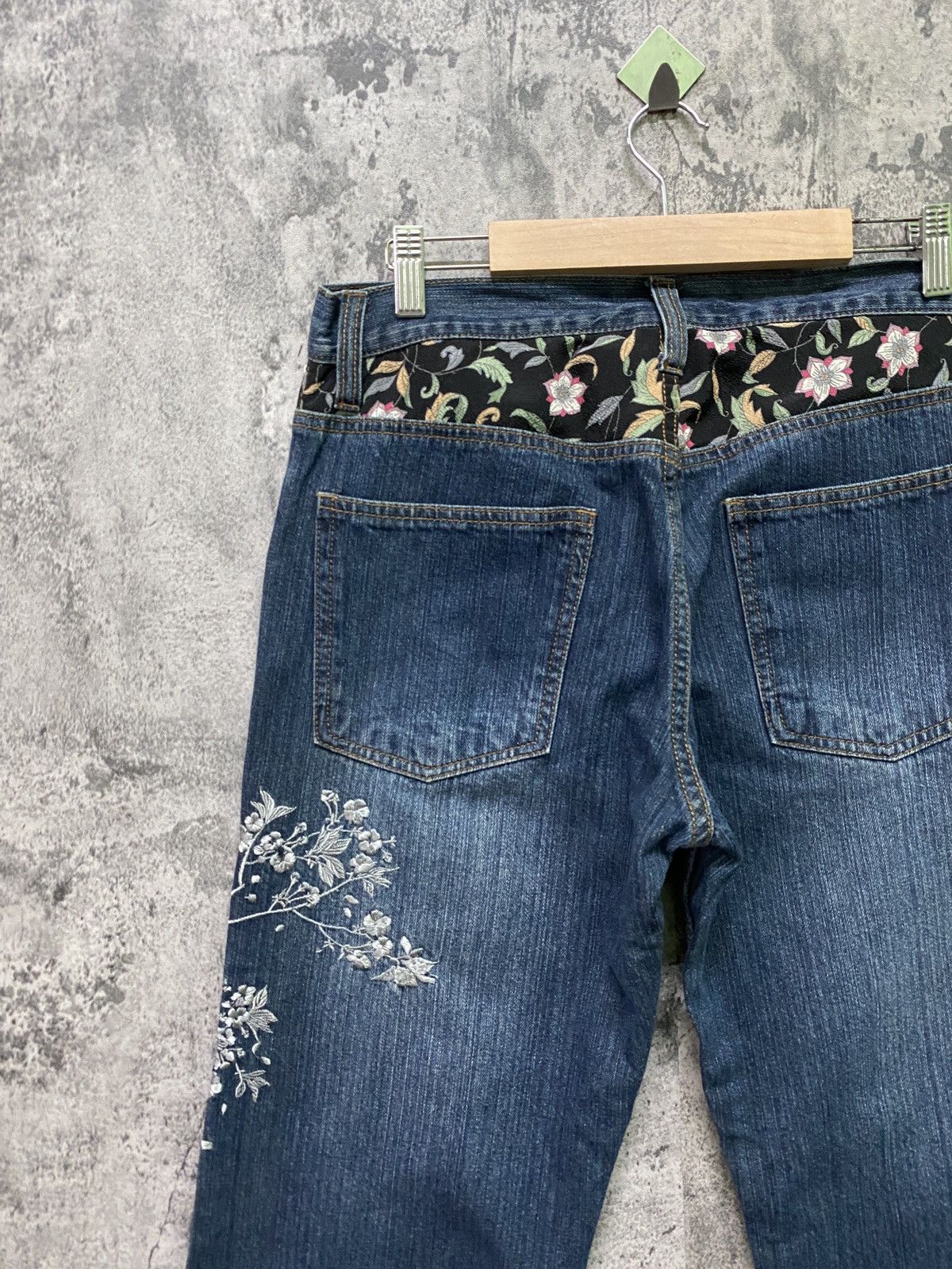 Designer × Japanese Brand Japanese Floral motif Embroidered Denim Size US 31 - 13 Thumbnail
