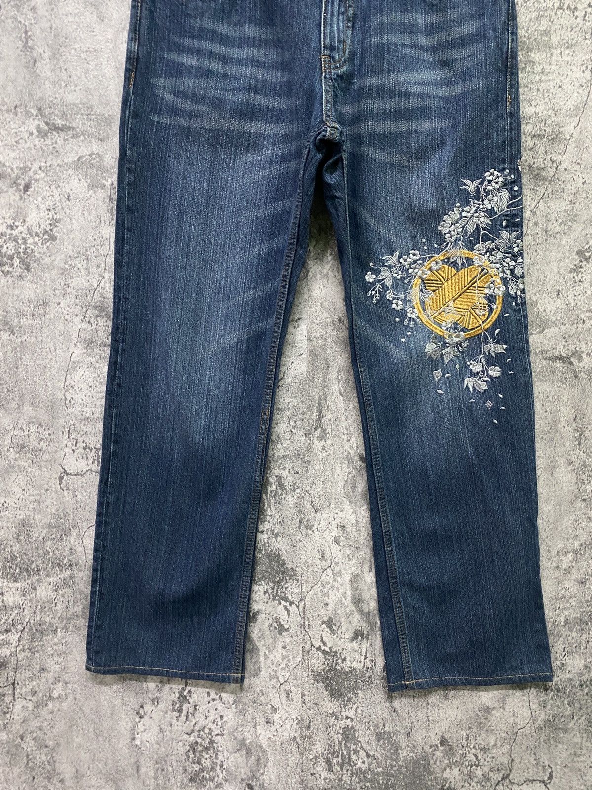 Designer × Japanese Brand Japanese Floral motif Embroidered Denim Size US 31 - 10 Thumbnail