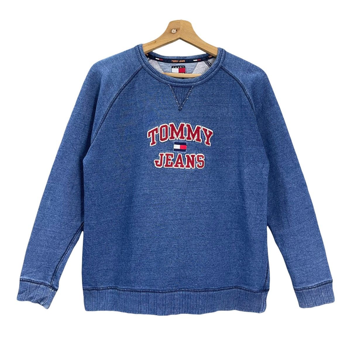 Tommy Hilfiger Vintage Tommy Hilfiger Crewneck Sweatshirt Size S Size US S / EU 44-46 / 1 - 1 Thumbnail