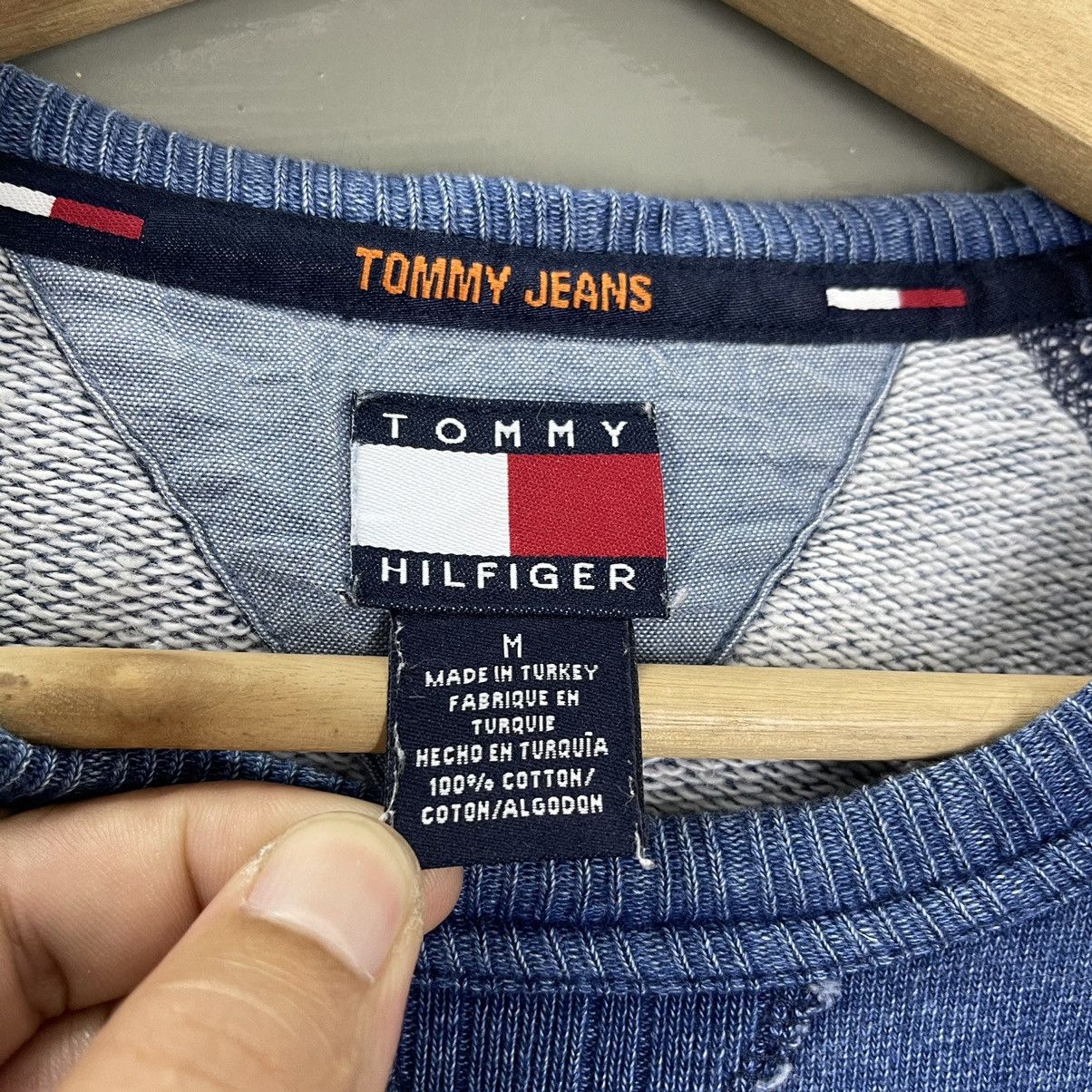 Tommy Hilfiger Vintage Tommy Hilfiger Crewneck Sweatshirt Size S Size US S / EU 44-46 / 1 - 8 Thumbnail
