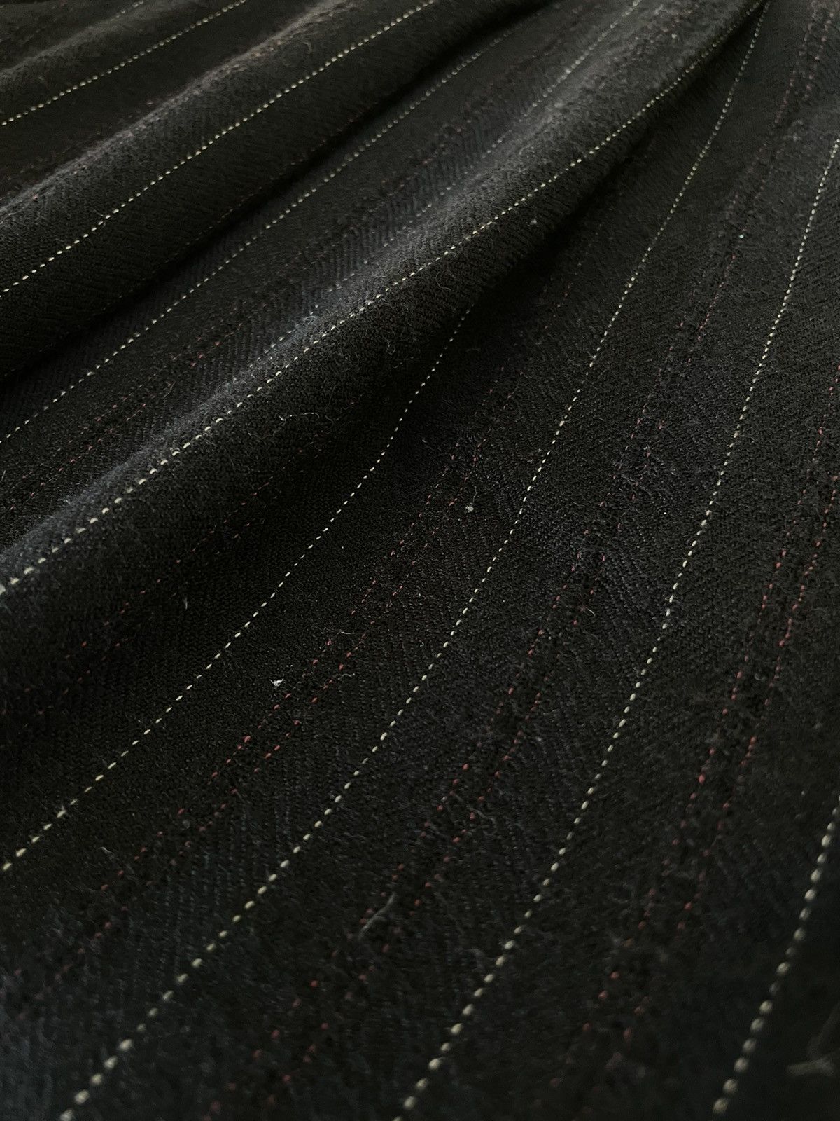 Comme des Garcons Pleats pants in Charcoal Gray Pinstripe with red insert Size US 40 / EU 56 - 2 Thumbnail