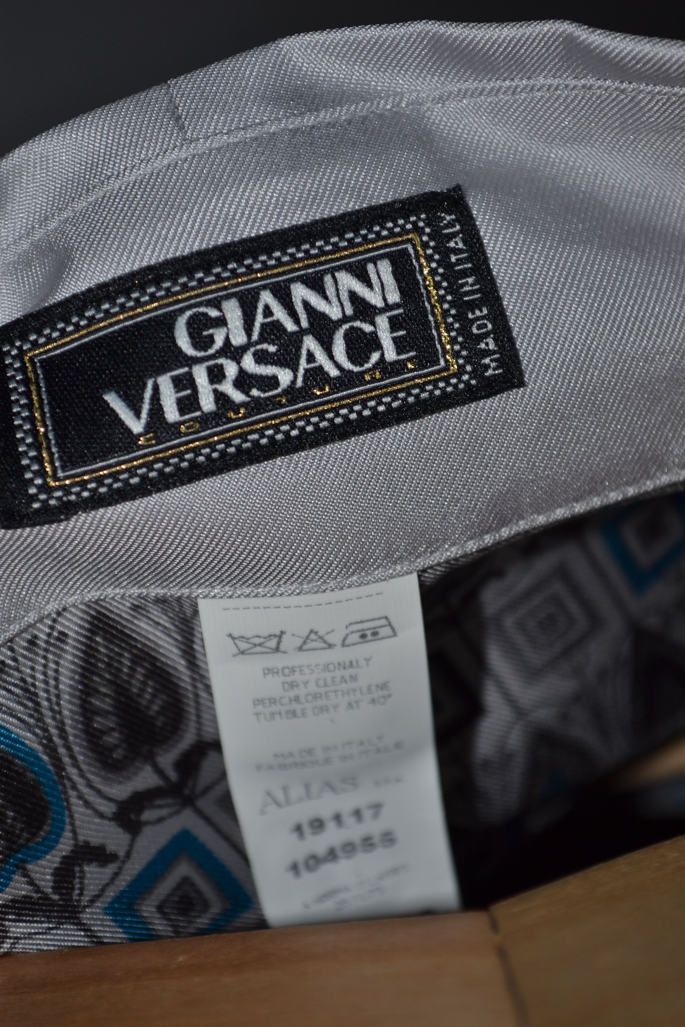 Versace NEW Gianni Versace 1990s Silk Shirt 56 Size Size US XL / EU 56 / 4 - 9 Thumbnail