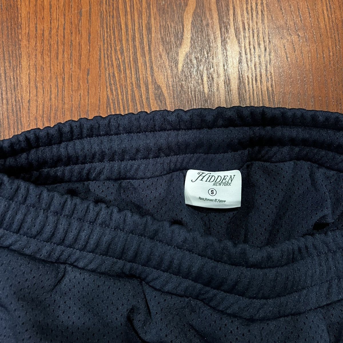 HIDDEN Hidden NY mesh shorts yellow on navy (size S) Size US 32 / EU 48 - 3 Thumbnail