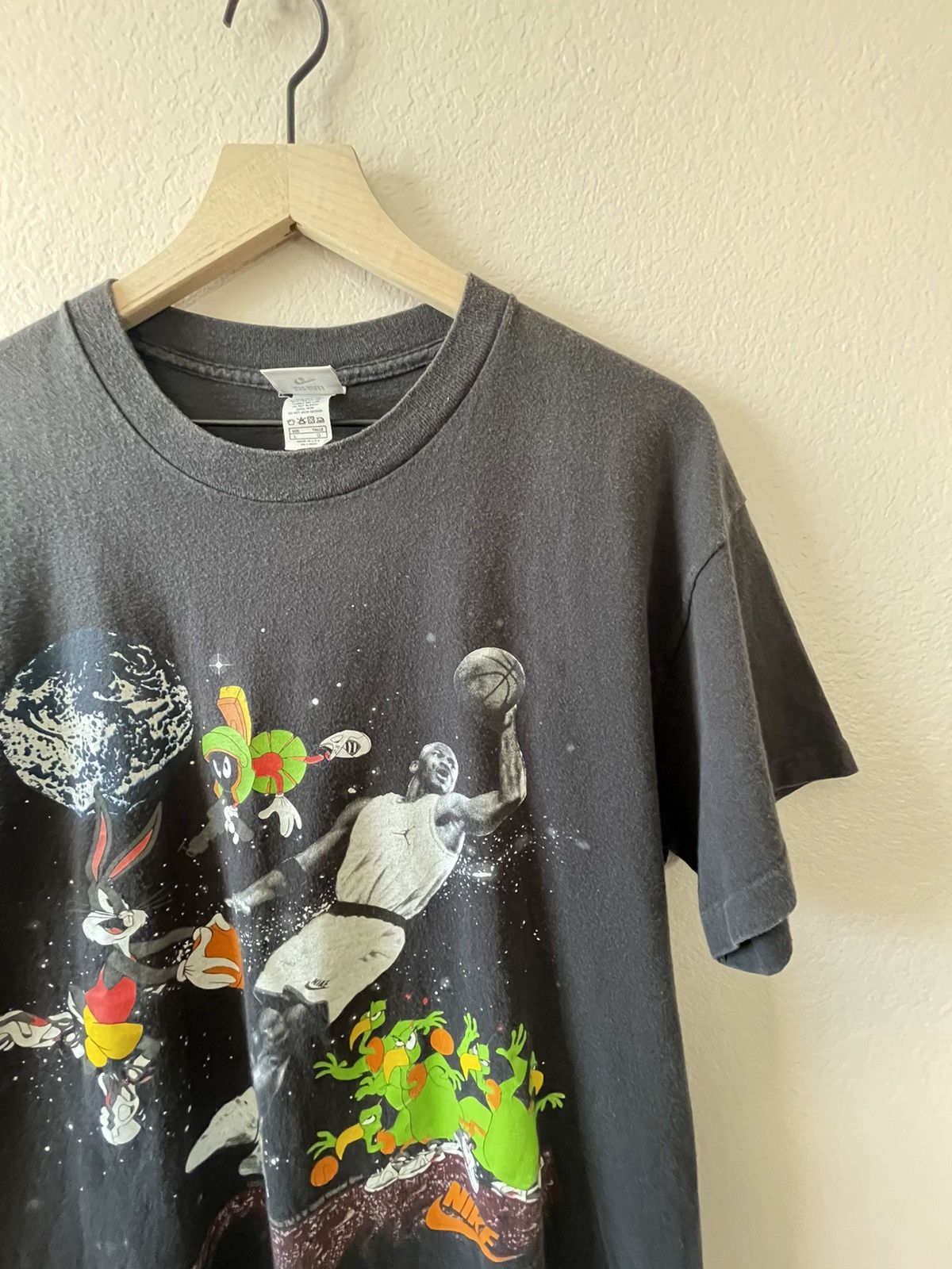 Nike 1993 Nike Space Jam Looney Tunes Jordan Size US L / EU 52-54 / 3 - 1 Thumbnail