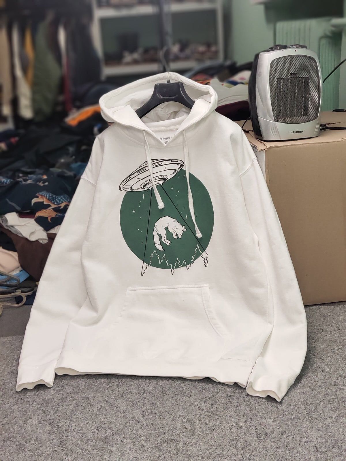 Independent Truck Co. Vintage Happiest Fox Juniperfoxx Independent White Hoodie Size US L / EU 52-54 / 3 - 18 Thumbnail