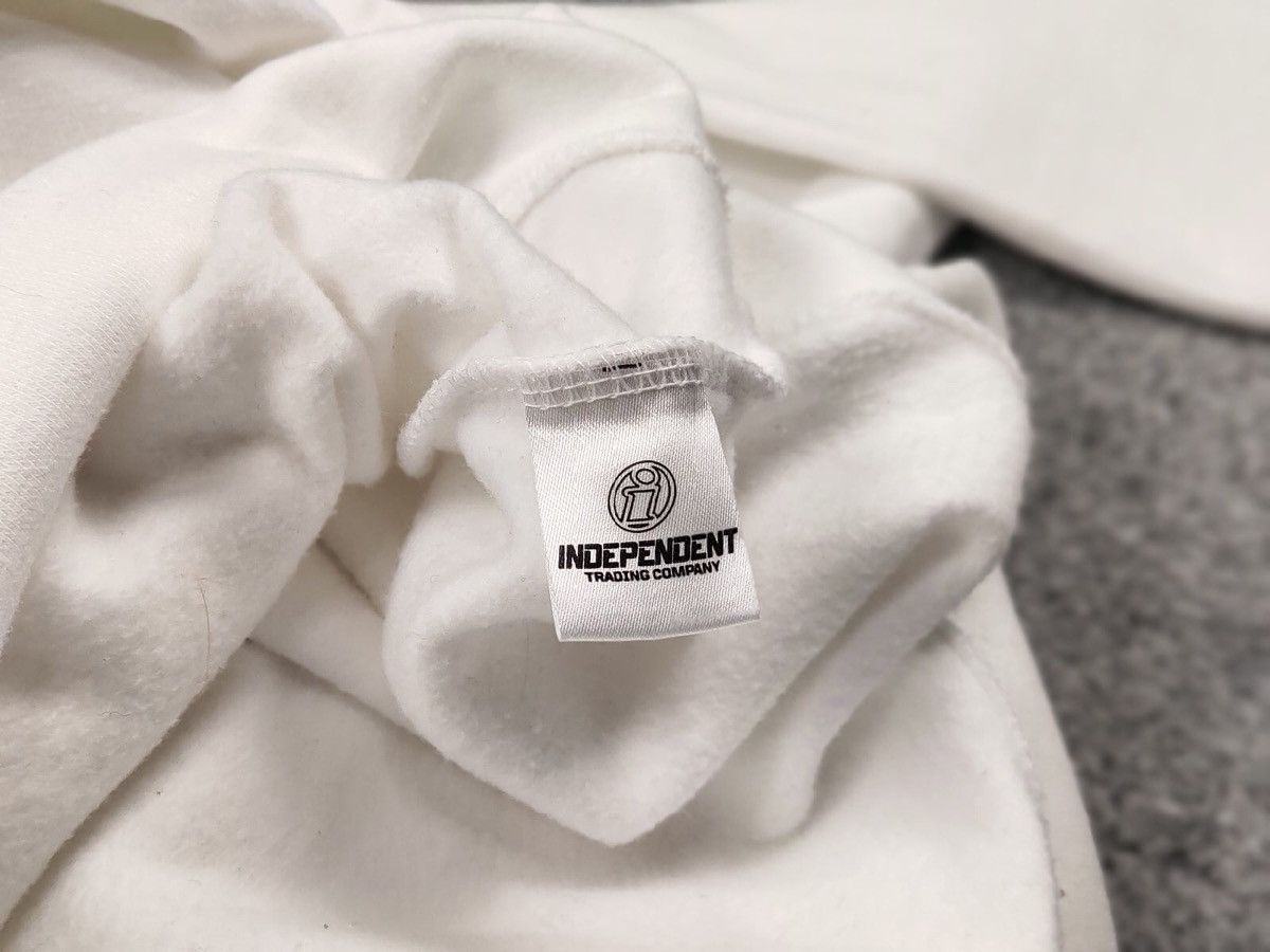 Independent Truck Co. Vintage Happiest Fox Juniperfoxx Independent White Hoodie Size US L / EU 52-54 / 3 - 16 Thumbnail