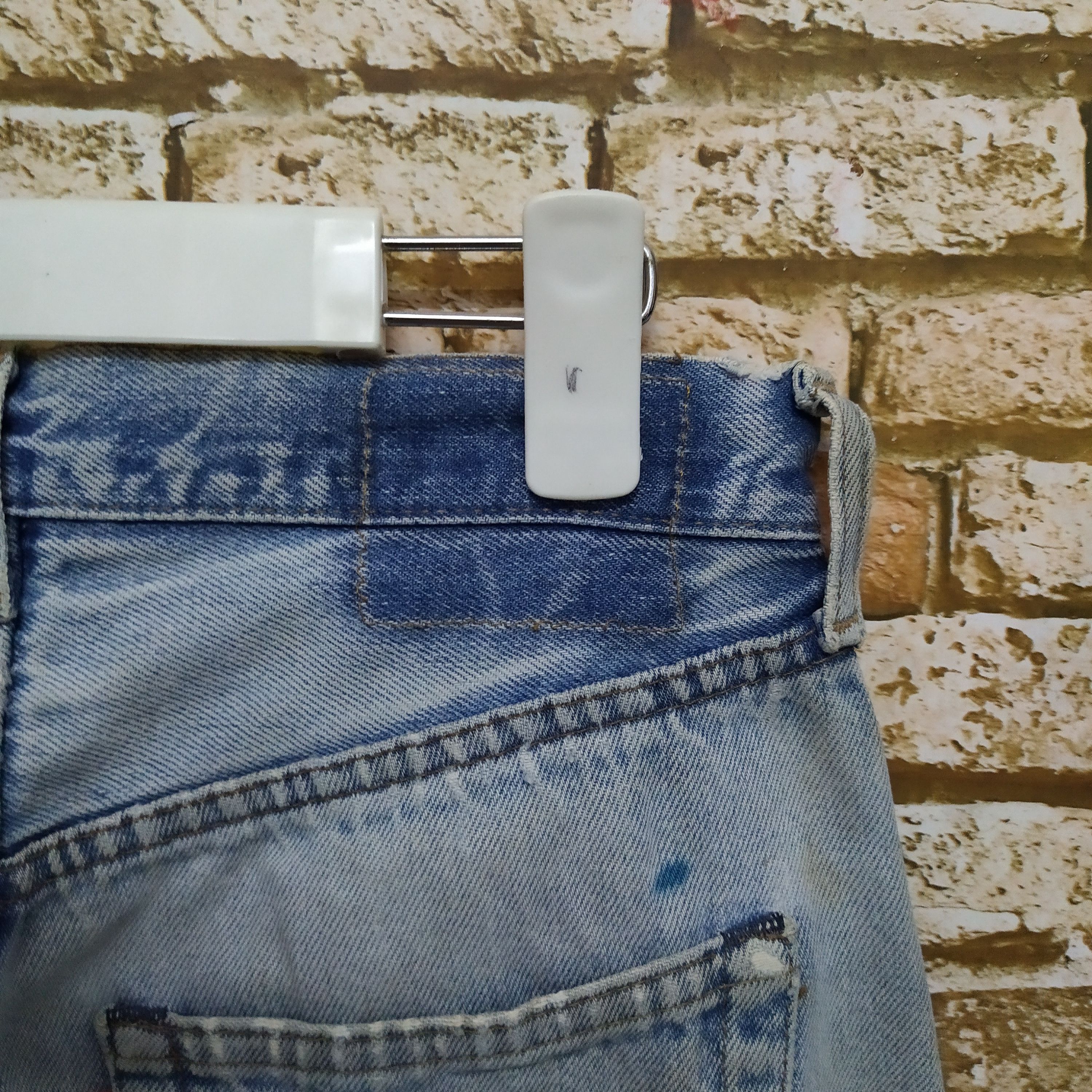 Levi's × Vintage 80s LEVIS 501 SELVEDGE #558 DISTRESSED DENIM KURT (D459) Size US 28 / EU 44 - 9 Thumbnail