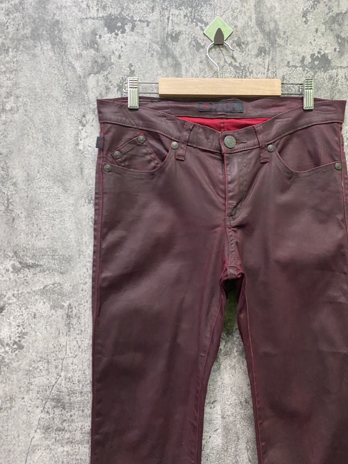 Designer ROCK & REPUBLIC Maroon Waxed Pant Size US 32 / EU 48 - 4 Thumbnail