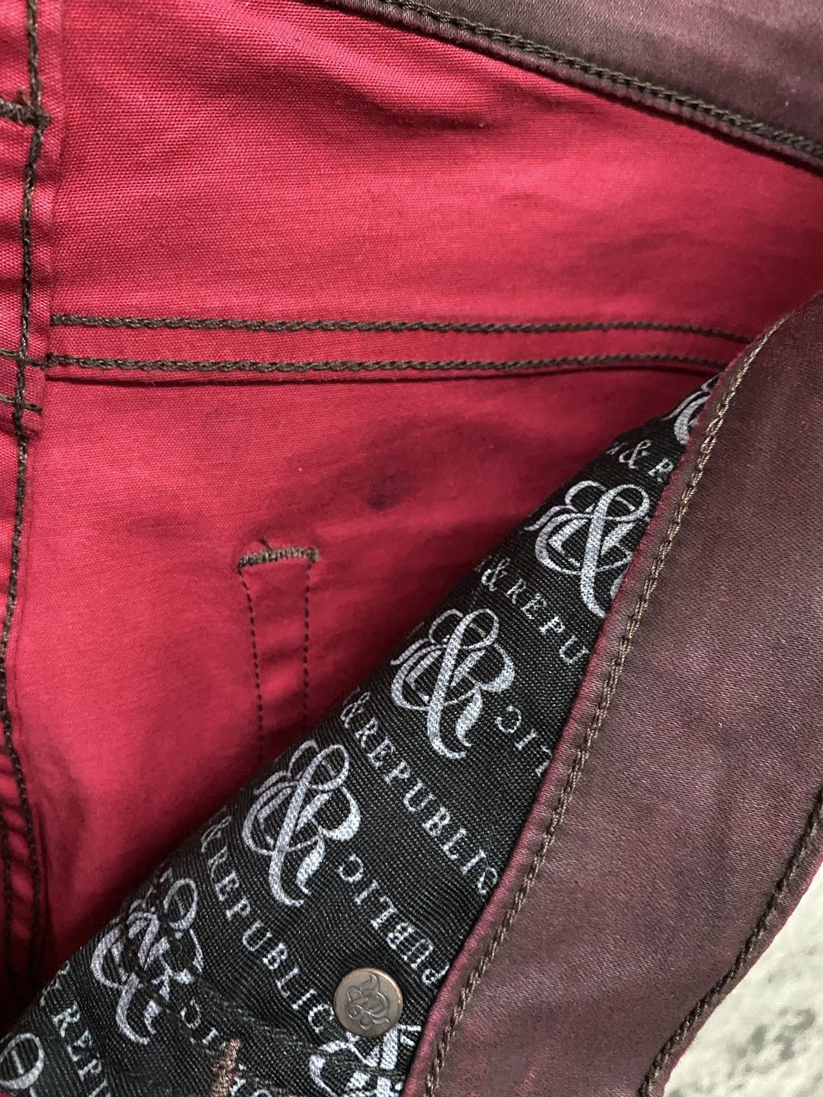 Designer ROCK & REPUBLIC Maroon Waxed Pant Size US 32 / EU 48 - 21 Thumbnail