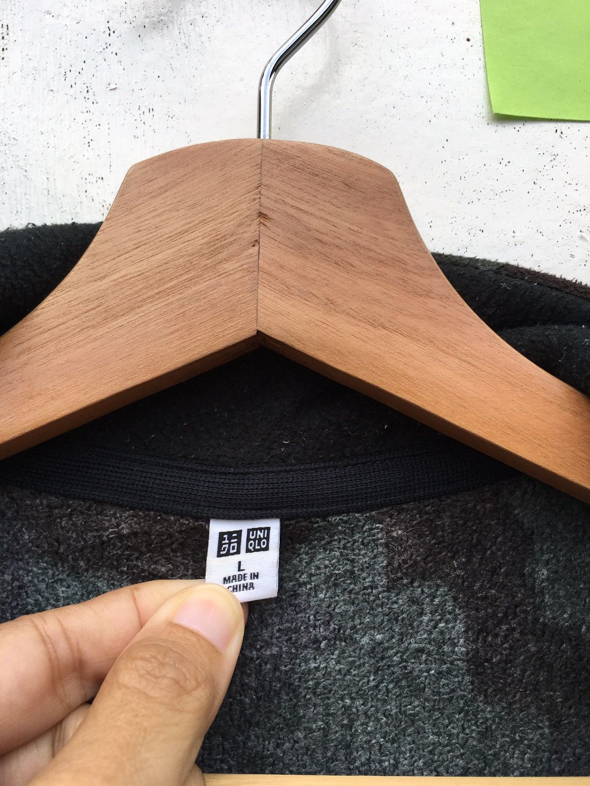 Japanese Brand Rare Uniqlo Army Green Fleece Sweater Size US L / EU 52-54 / 3 - 5 Thumbnail