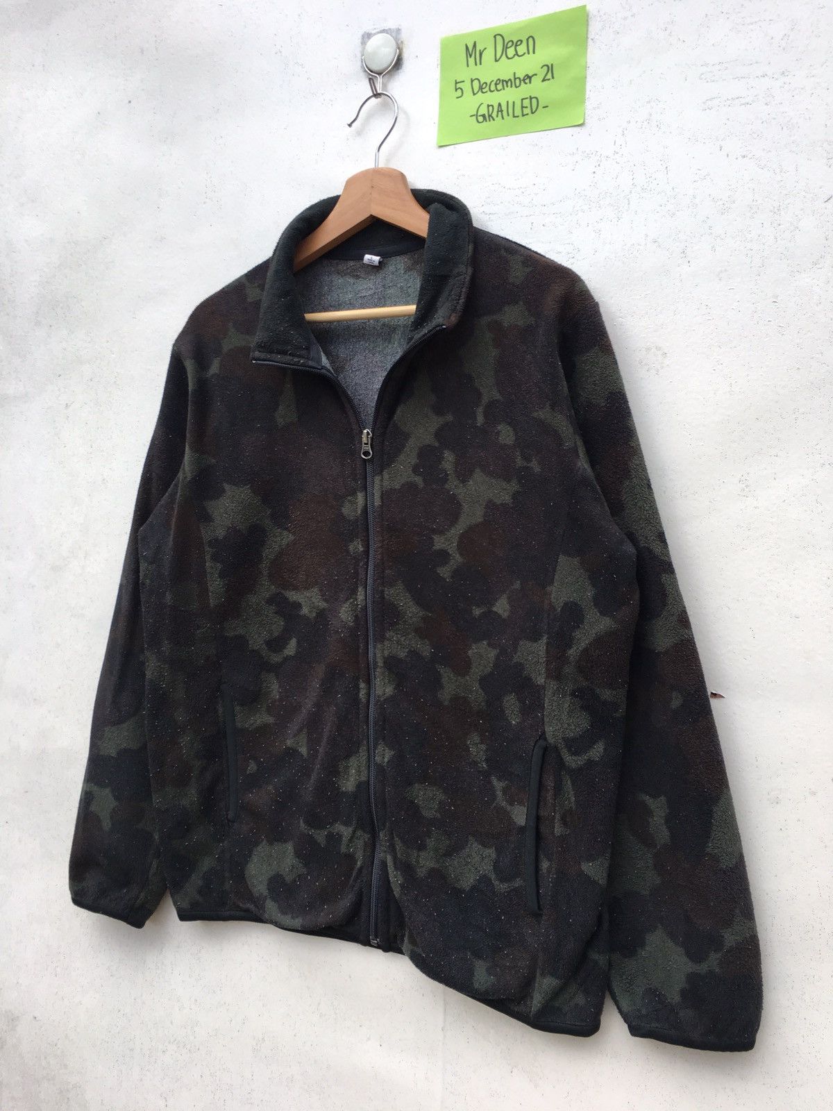 Japanese Brand Rare Uniqlo Army Green Fleece Sweater Size US L / EU 52-54 / 3 - 3 Thumbnail