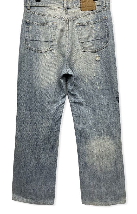 Abercrombie & Fitch Vintage ABERCROMBIE Thrashed Distressed Light Wash Denim Size US 34 / EU 50 - 7 Thumbnail