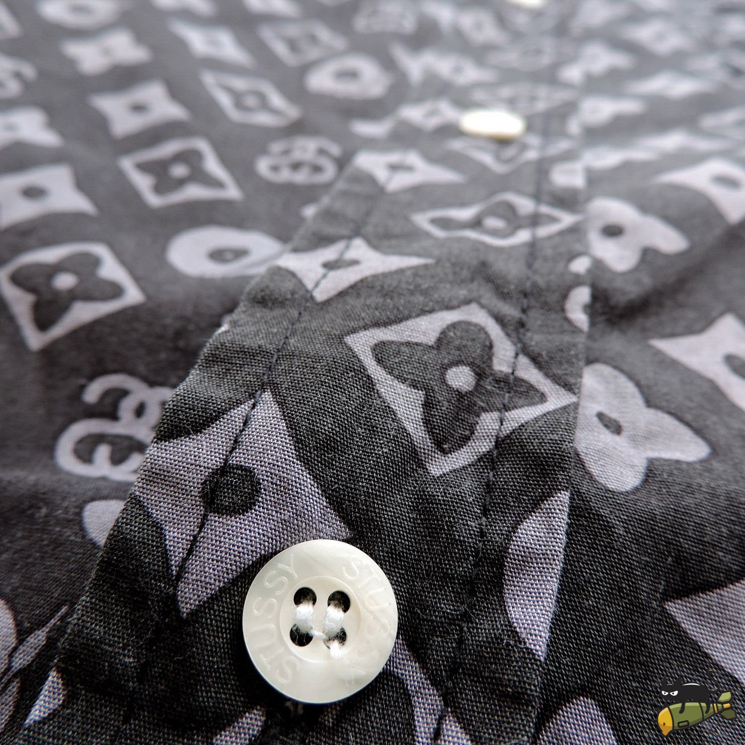 Stussy Stussy Monogram Shirt ** FINAL DROP ** Size US M / EU 48-50 / 2 - 6 Thumbnail