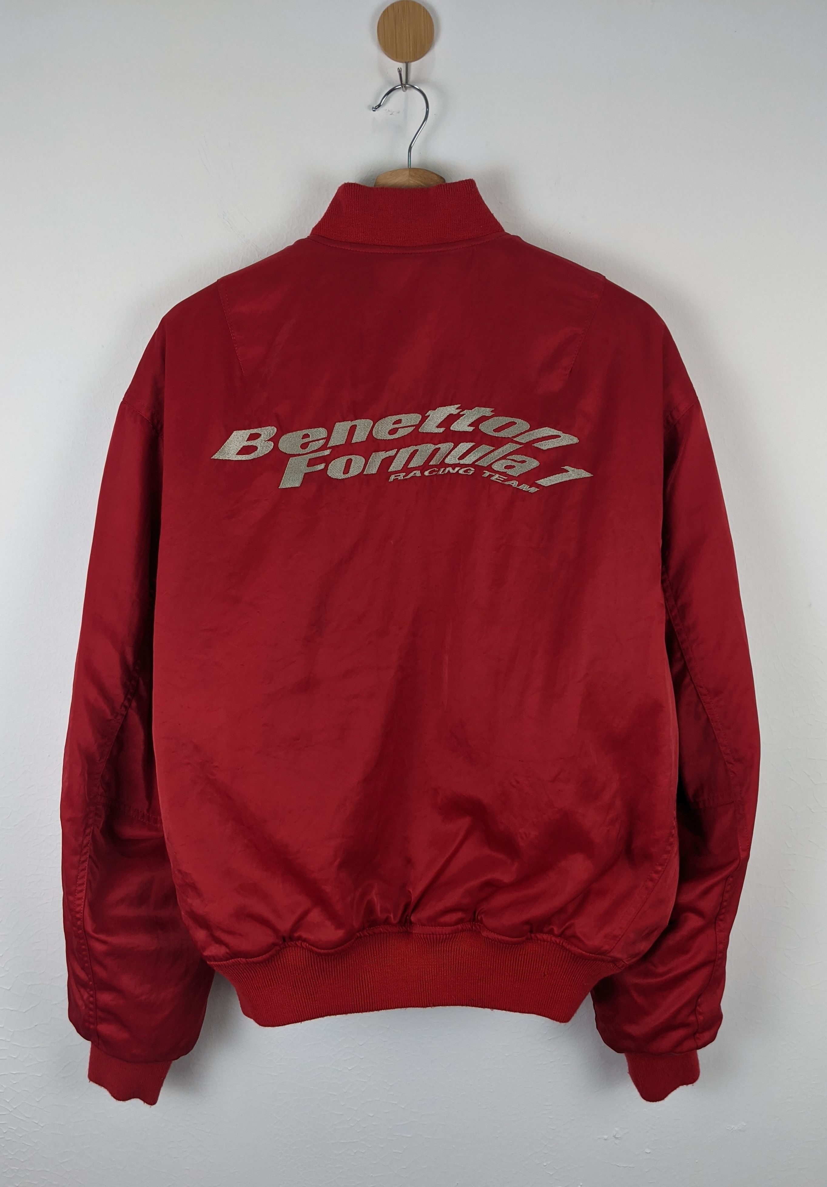 Benetton Formula 1 ジャケット　ブルゾン　レッド　レーシング BENETTON（ナイロンジャケット）のフリマアイテム一覧