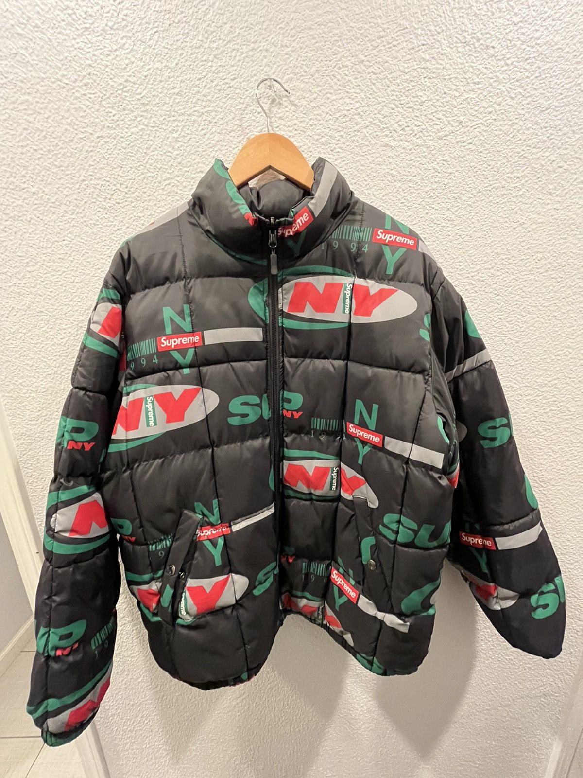 Supreme ny hotsell reversible puffy jacket